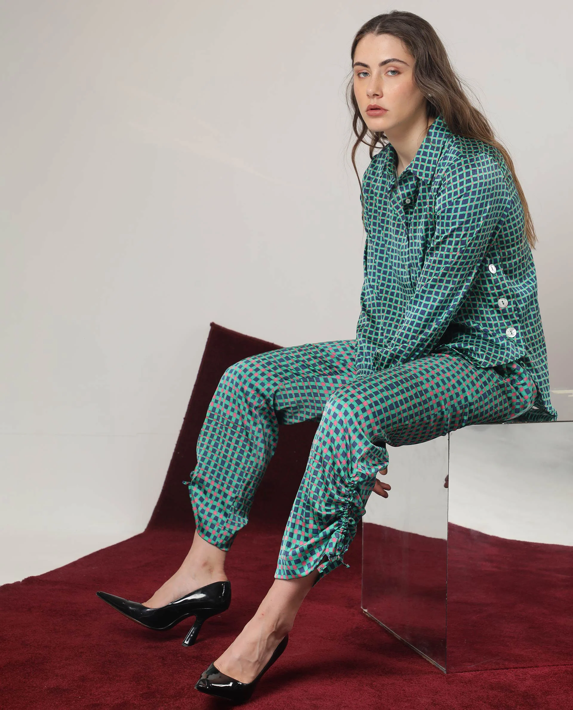 Rareism Women's Emileo Green Polyester Spread Collar Geometric Print Relaxed Fit Top - Image 6