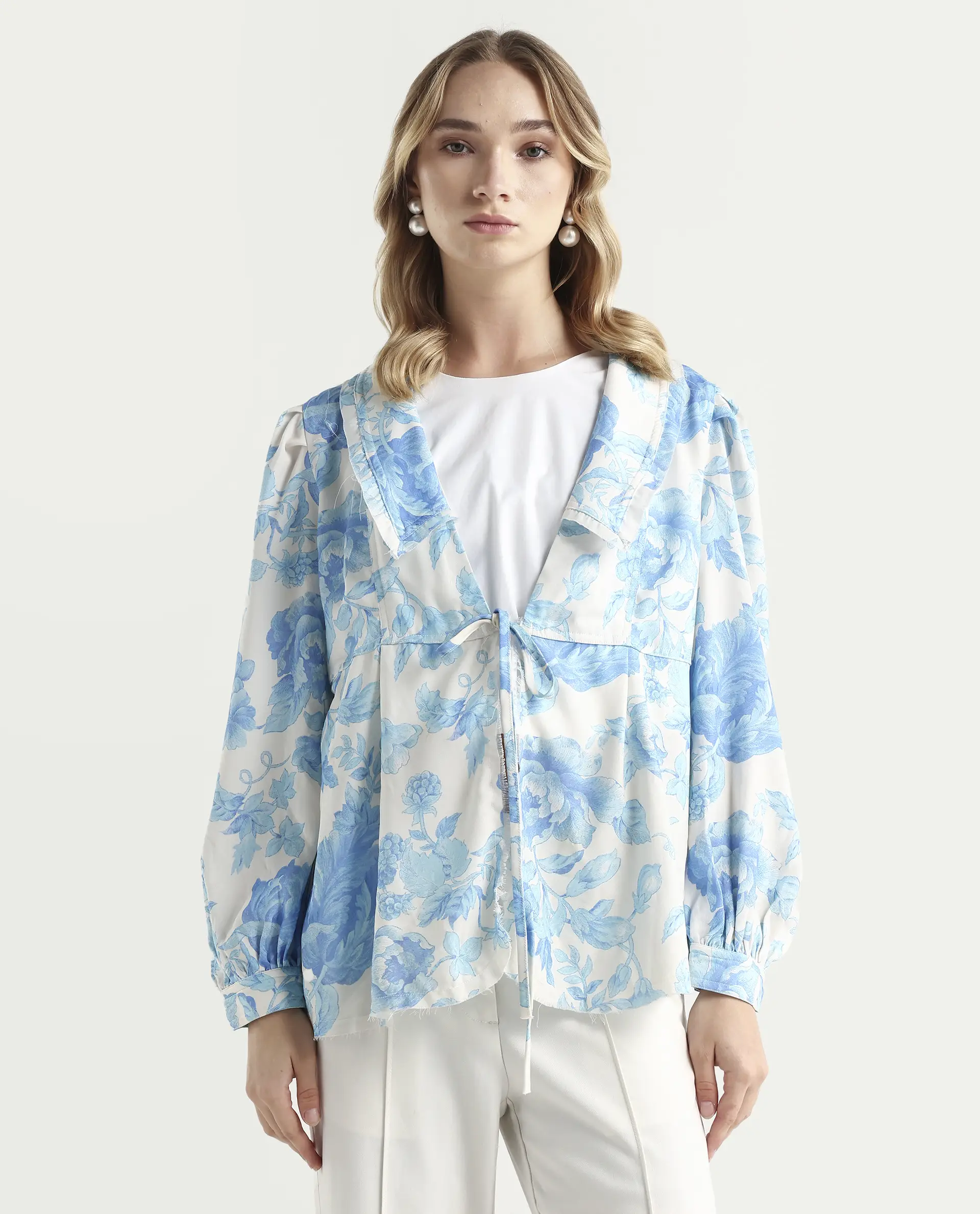 Rareism Women's Enstar Light Blue Polyester V-Neck Floral Print Balloon Sleeve Relaxed Fit Top - Image 4