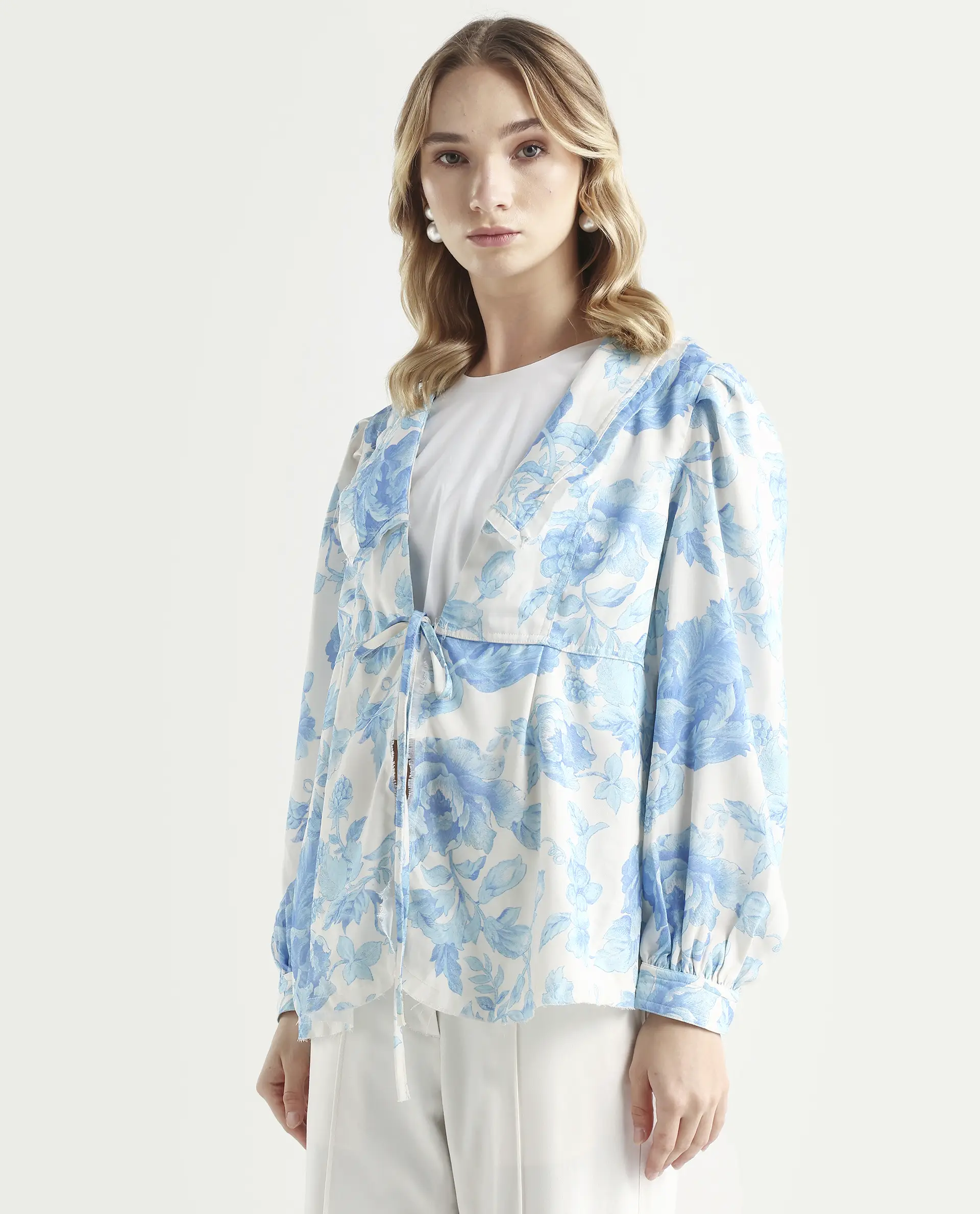 Rareism Women's Enstar Light Blue Polyester V-Neck Floral Print Balloon Sleeve Relaxed Fit Top - Image 5