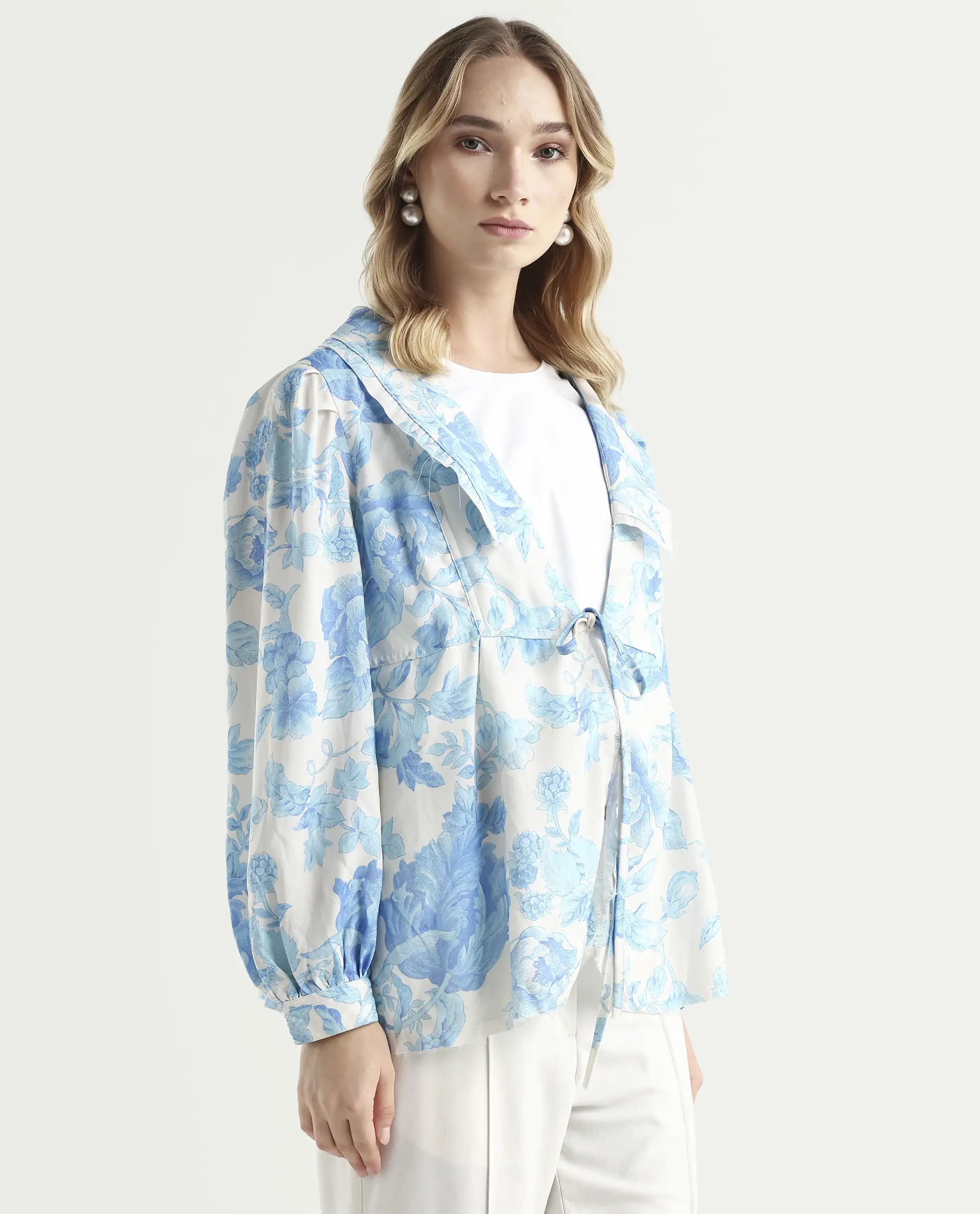 Rareism Women's Enstar Light Blue Polyester V-Neck Floral Print Balloon Sleeve Relaxed Fit Top - Image 6