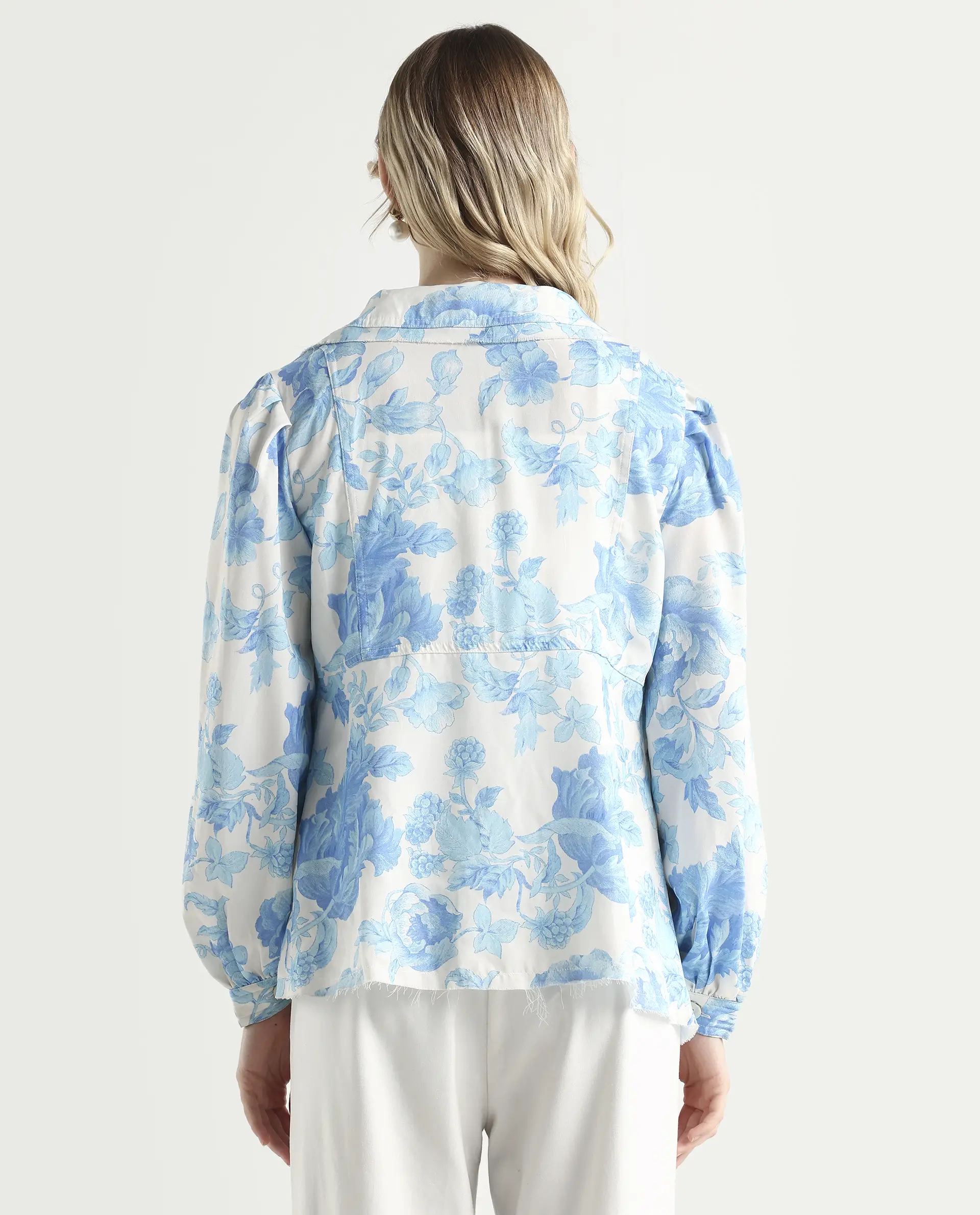 Rareism Women's Enstar Light Blue Polyester V-Neck Floral Print Balloon Sleeve Relaxed Fit Top - Image 7