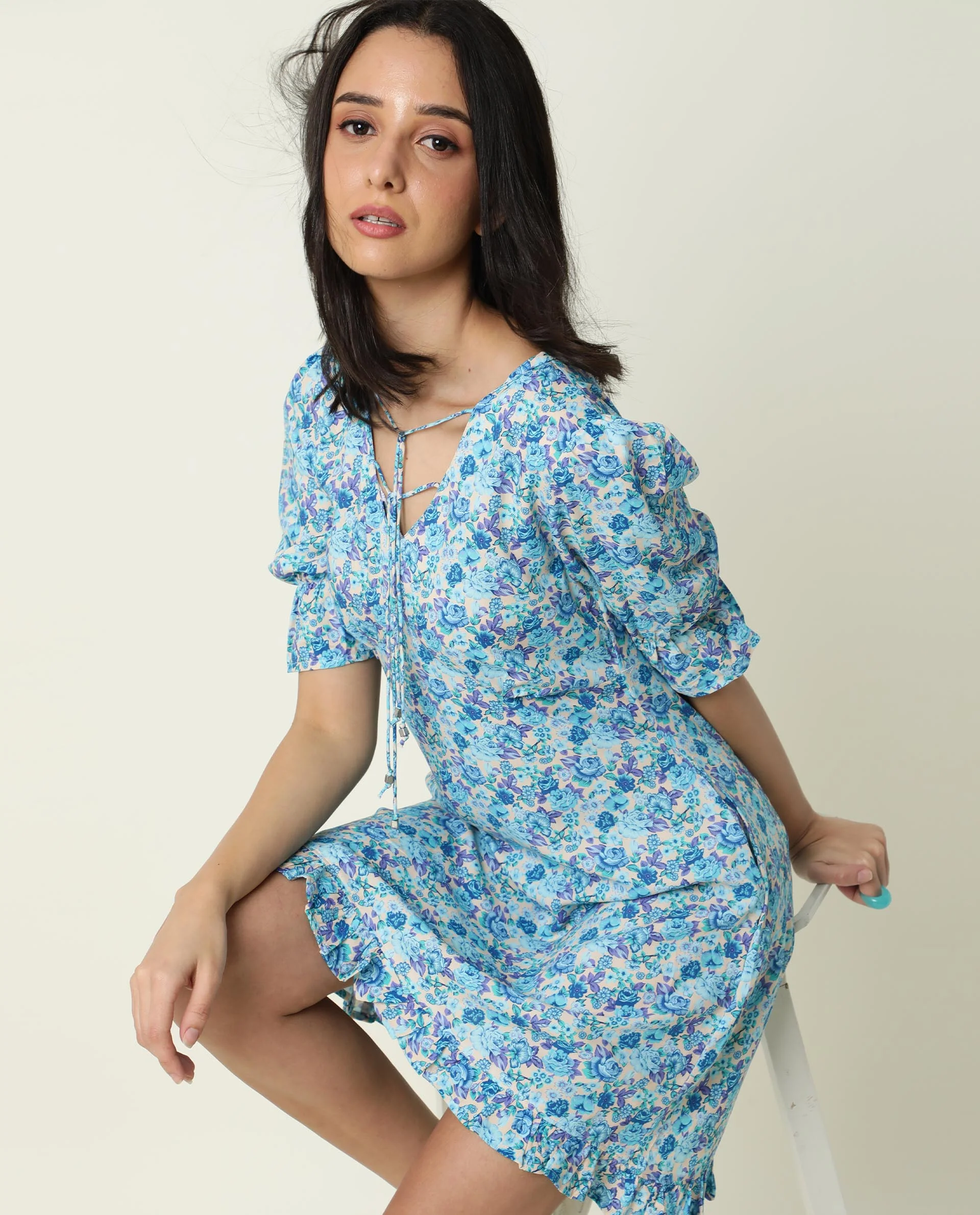 Rareism Women's Eon Blue Viscose V-Neck Floral Print Puff Sleeves Midi Slim Fit Dress - Image 2