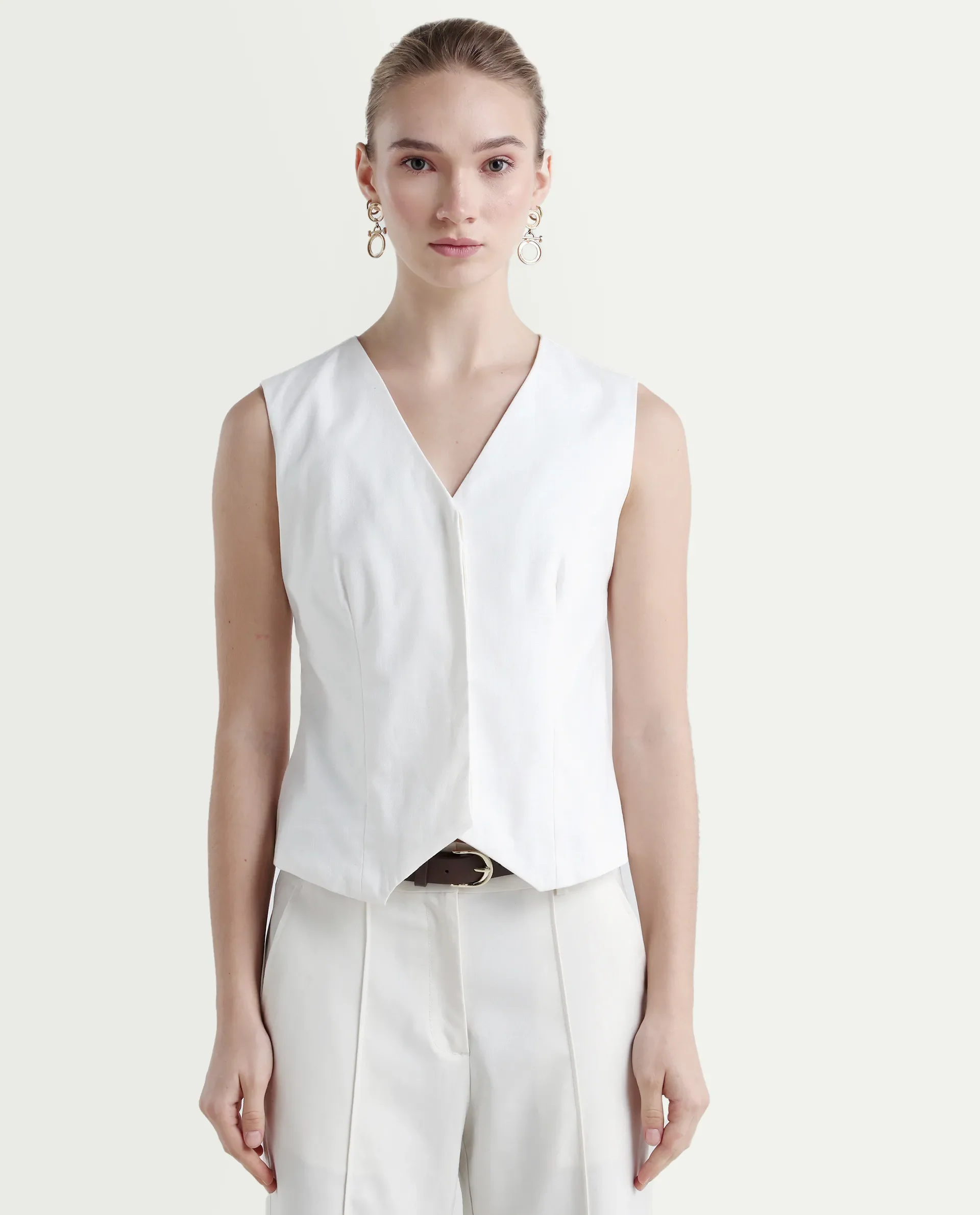 Rareism Women's Epilic White Cotton V-Neck Plain Sleeveless Regular Fit Waist Coat - Image 3
