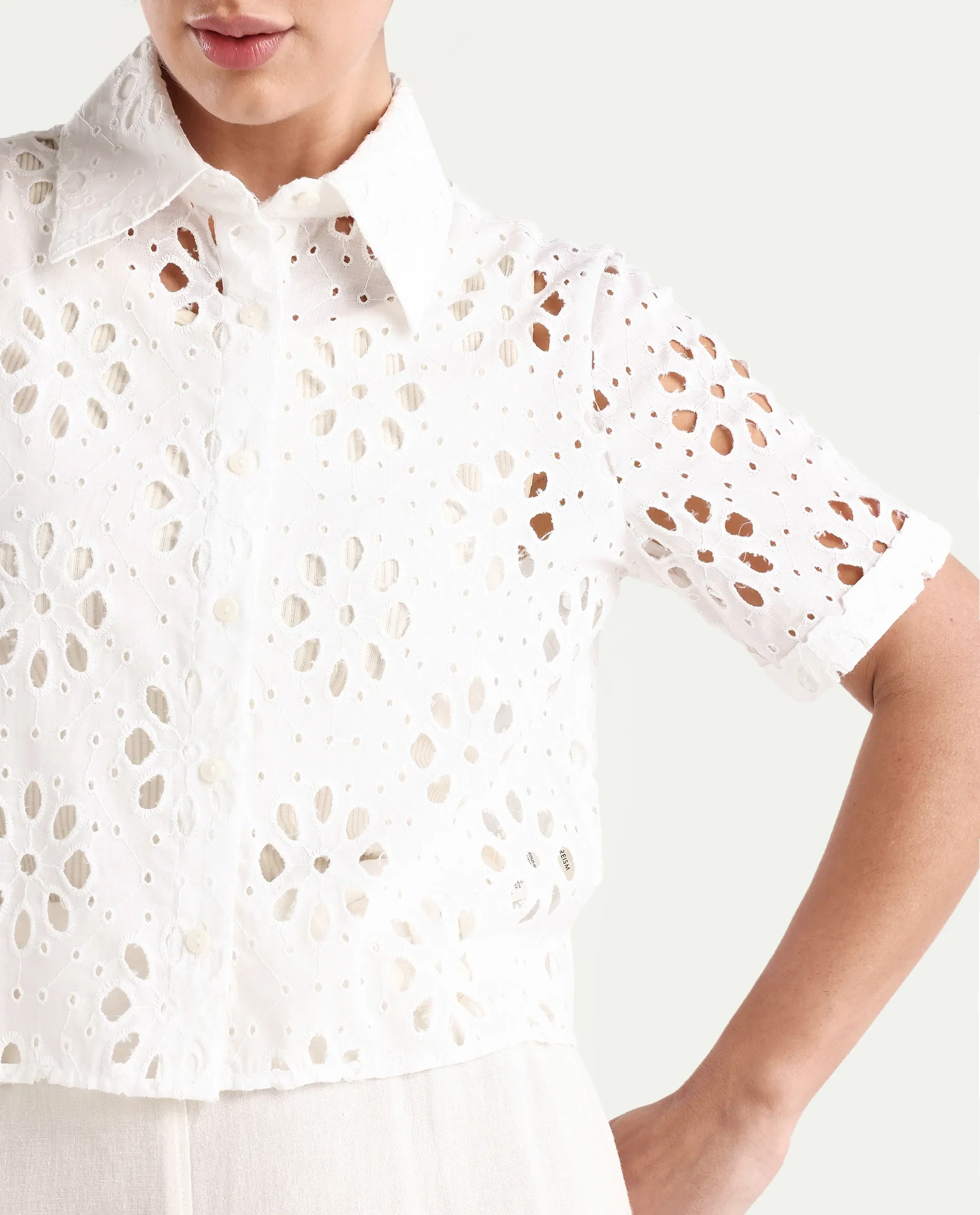 Rareism Women's Epoch White Cotton Collared Plain Crop Regular Fit Shirt - Image 3