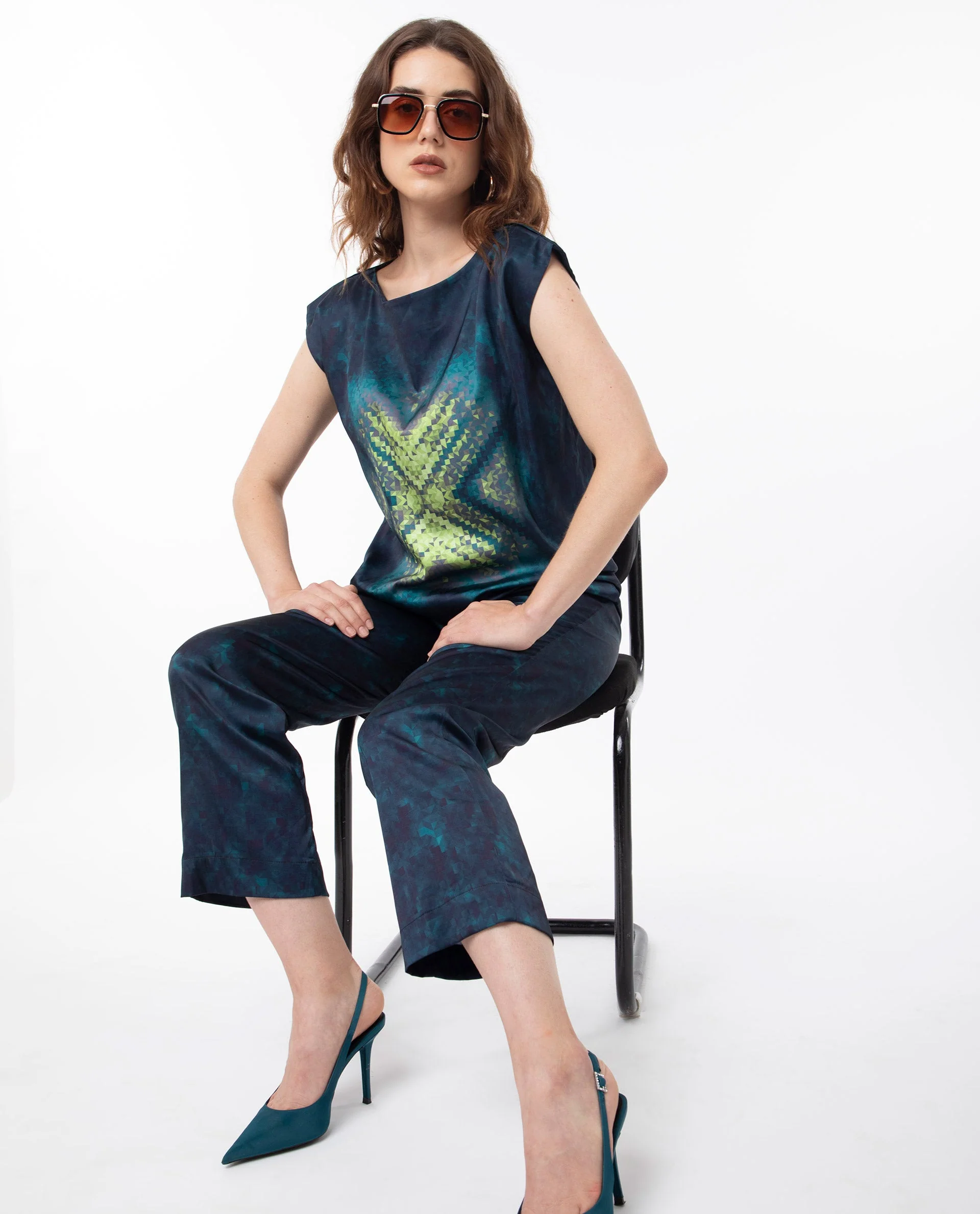 Rareism Women's Erent Blue Polyester Abstract Print Ankle Length Relaxed Fit Trouser - Image 3