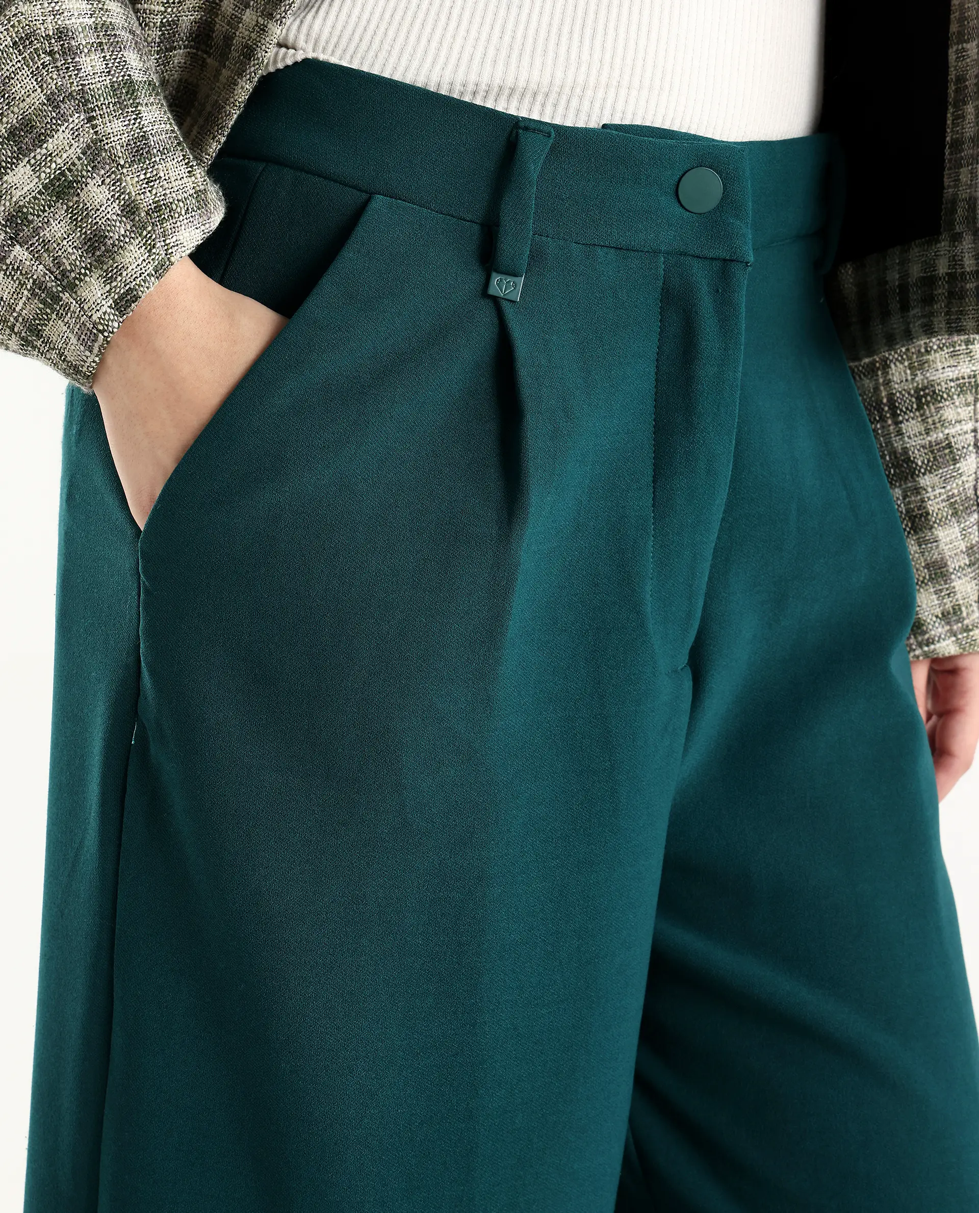 Rareism Women's Erica Green Polyester Blend Plain Ankle Length Wide Trouser - Image 4