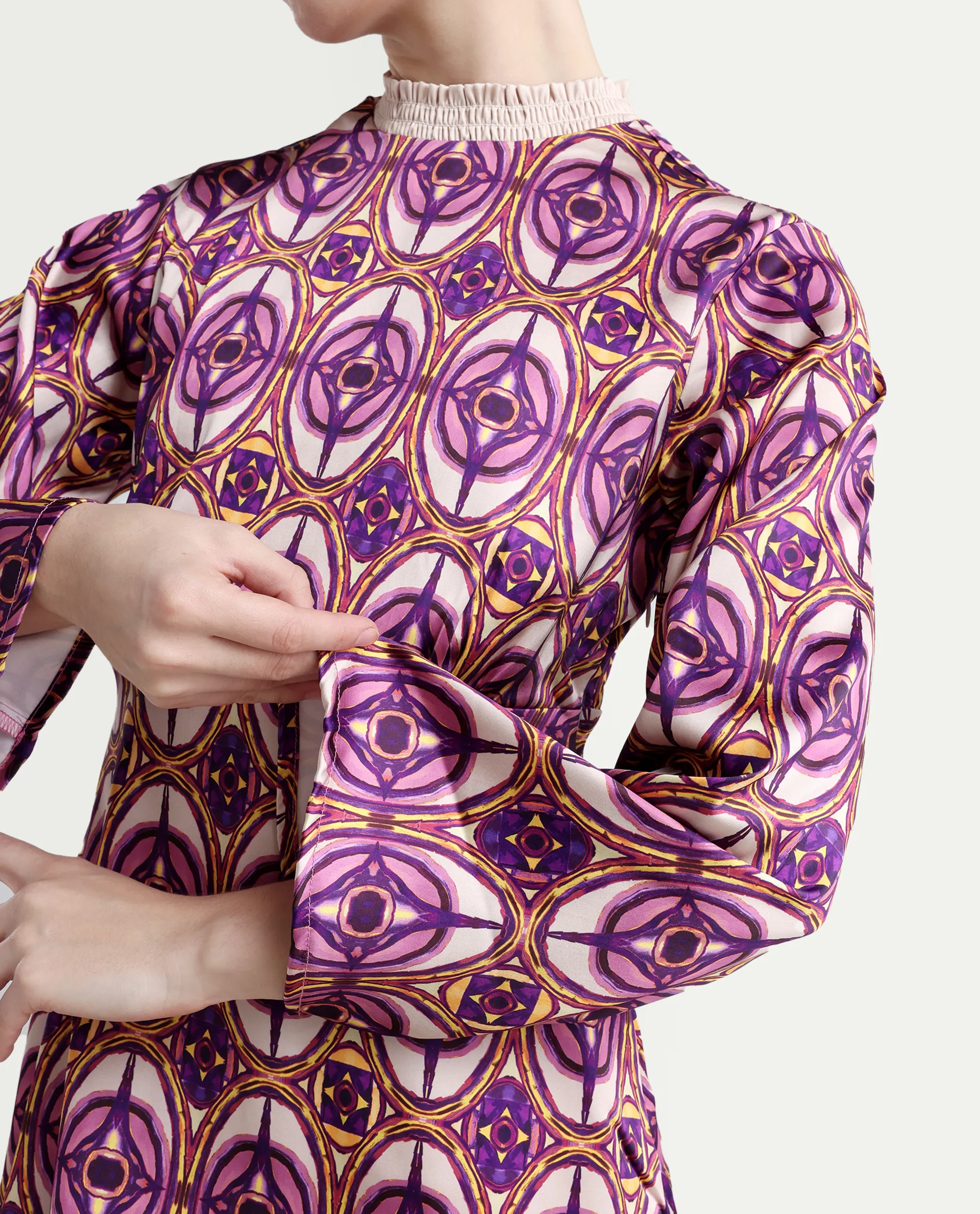 Rareism Women's Erzurum Multi Cotton Sweetheart Neck Abstract Print Bell Sleeve Knee Length Flared Dress - Image 4