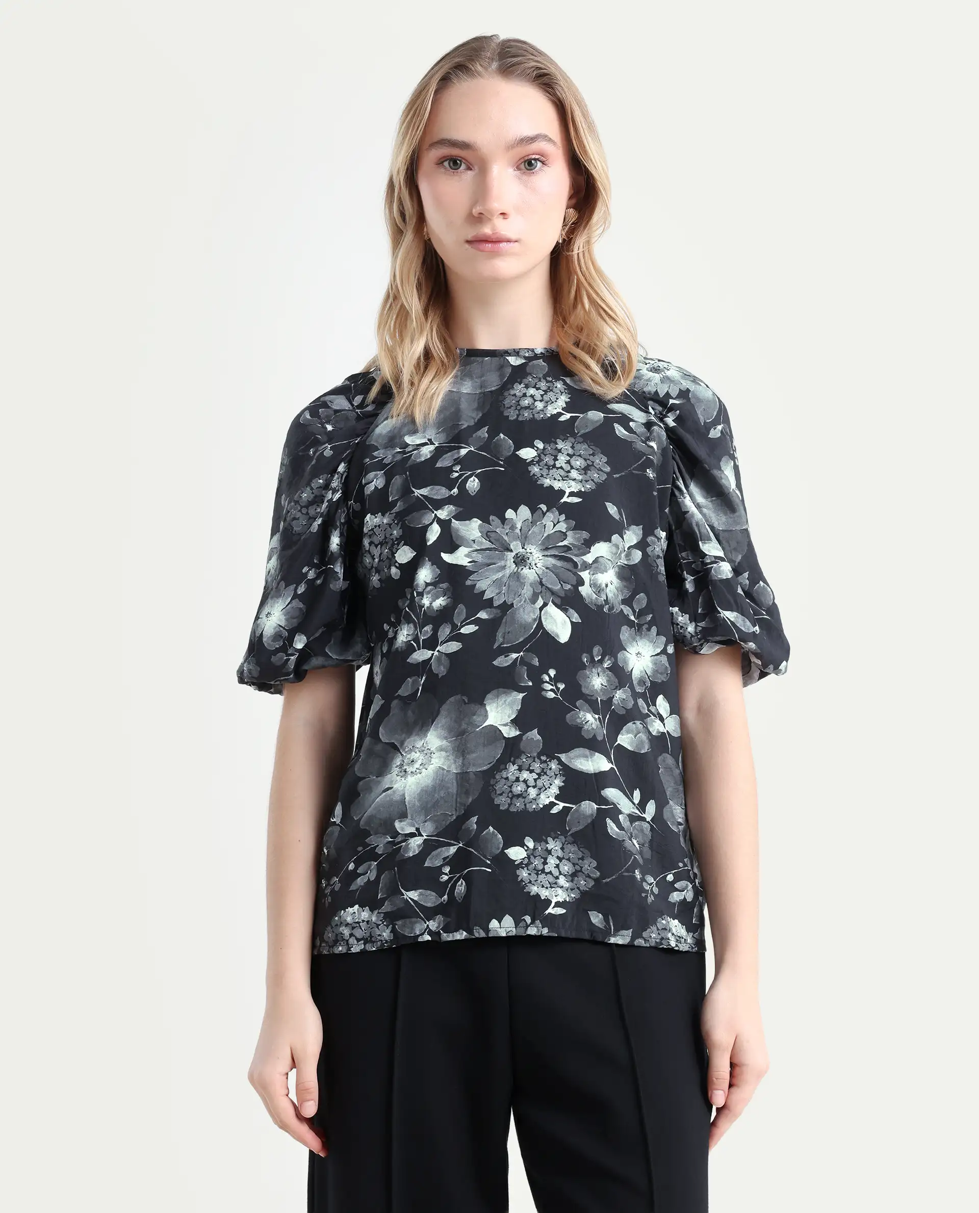 Rareism Women's Esme Black Viscose Crew Neck Floral Print Puff Sleeves Crop Regular Fit Top - Image 3