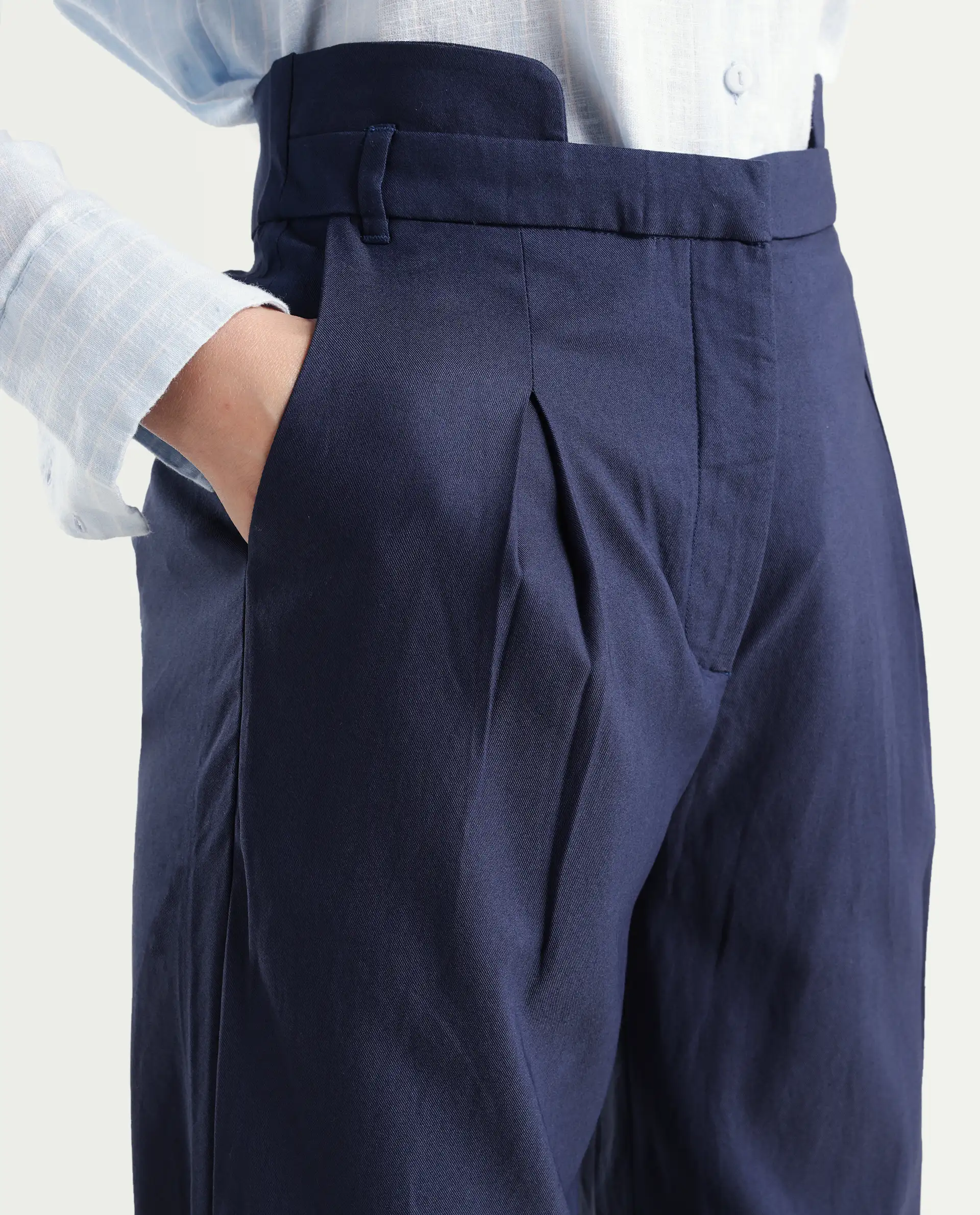 Rareism Women's Evanova Navy Viscose Plain Ankle Length Regular Fit Trouser - Image 4