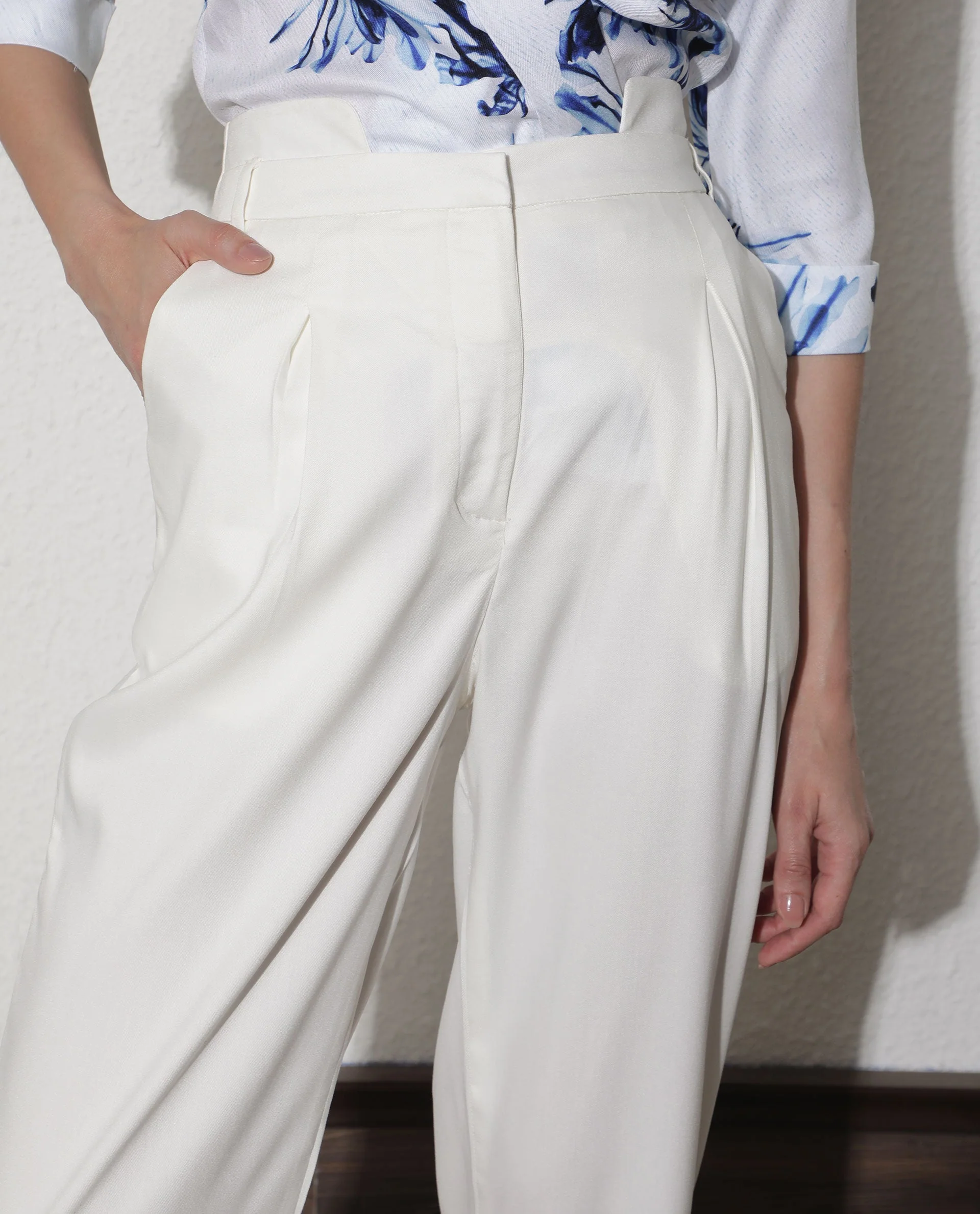 Rareism Women's Evanova Offwhite Viscose Plain Ankle Length Regular Fit Trouser - Image 6