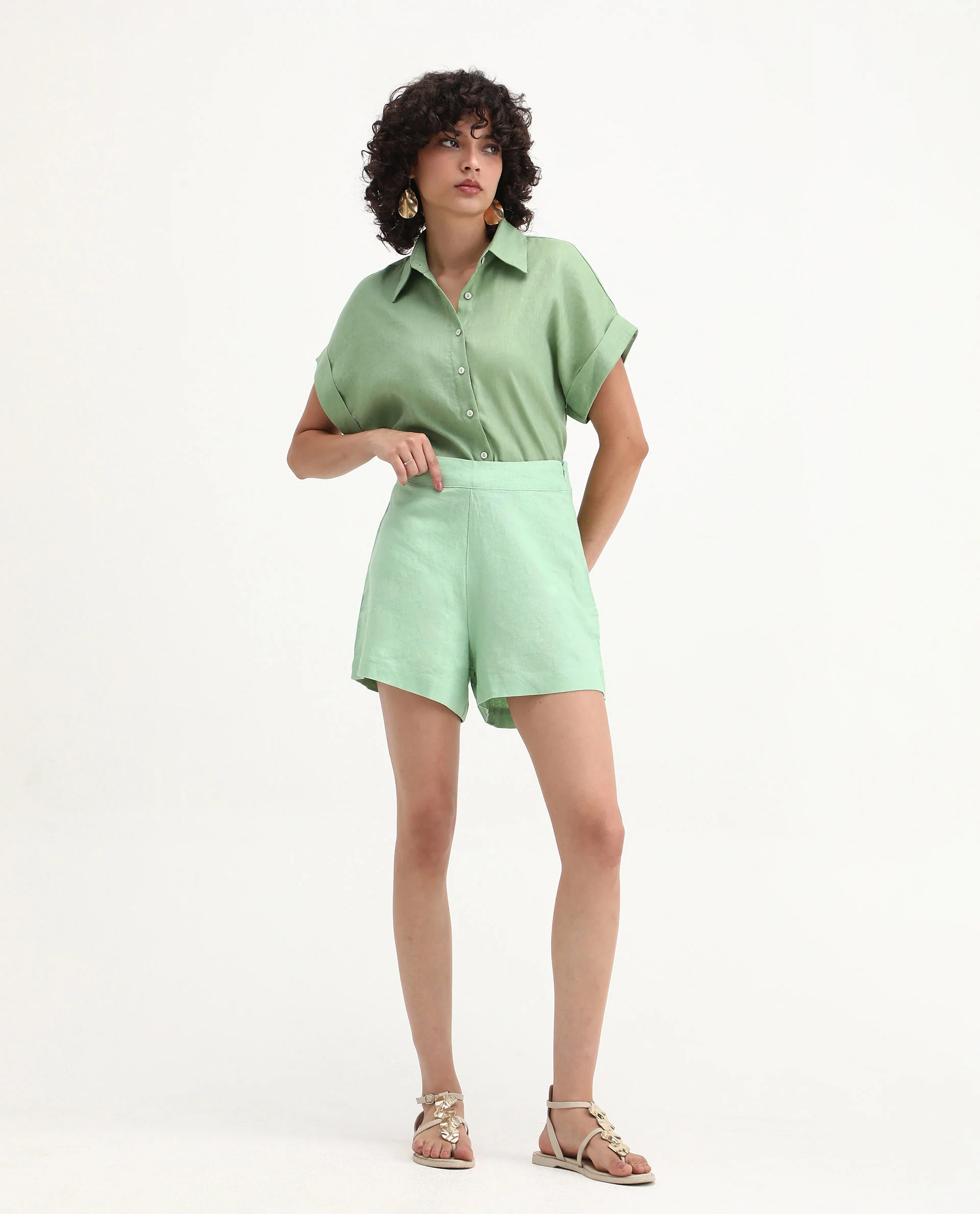 Rareism Women's Eveny Pastel Green Viscose Blend Plain Mini Regular Fit Shorts - Image 3