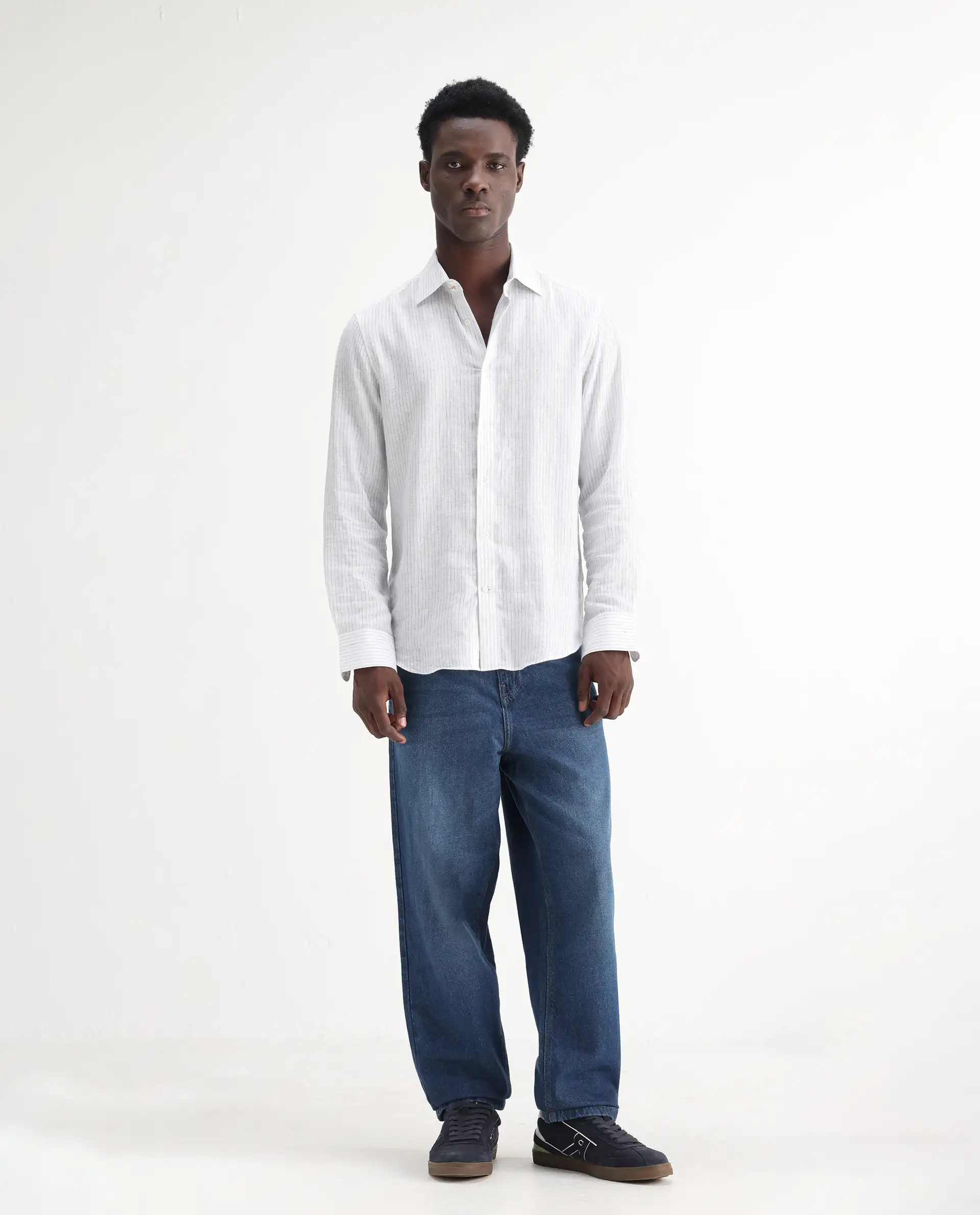 Rare Rabbit Men's Evet Blue Cotton Plain Baggy Fit Jeans - Image 4