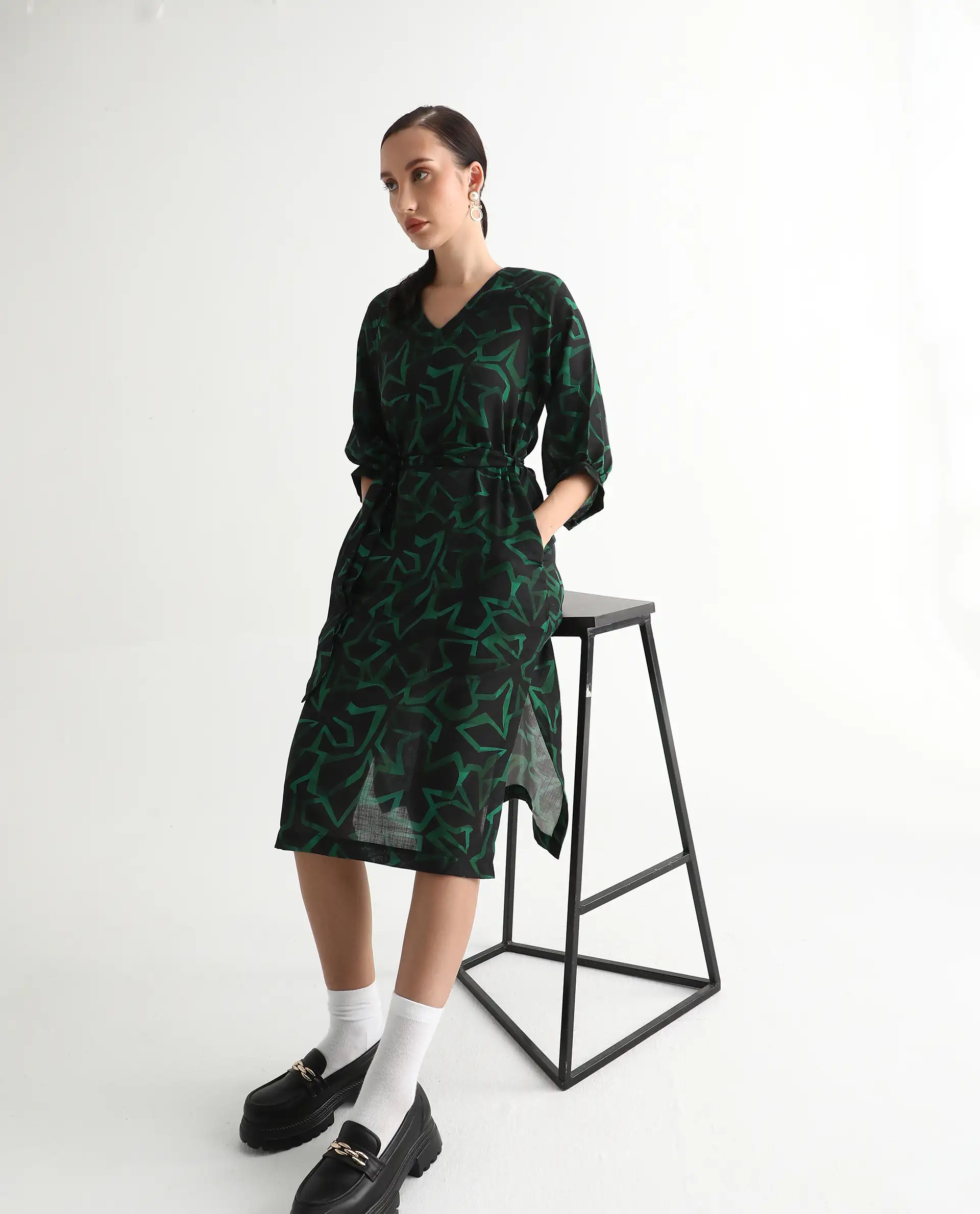 Rareism Women's Feray Dark Black Linen V-Neck Geometric Print Bishop Sleeve Midi A-Line Dress - Image 5