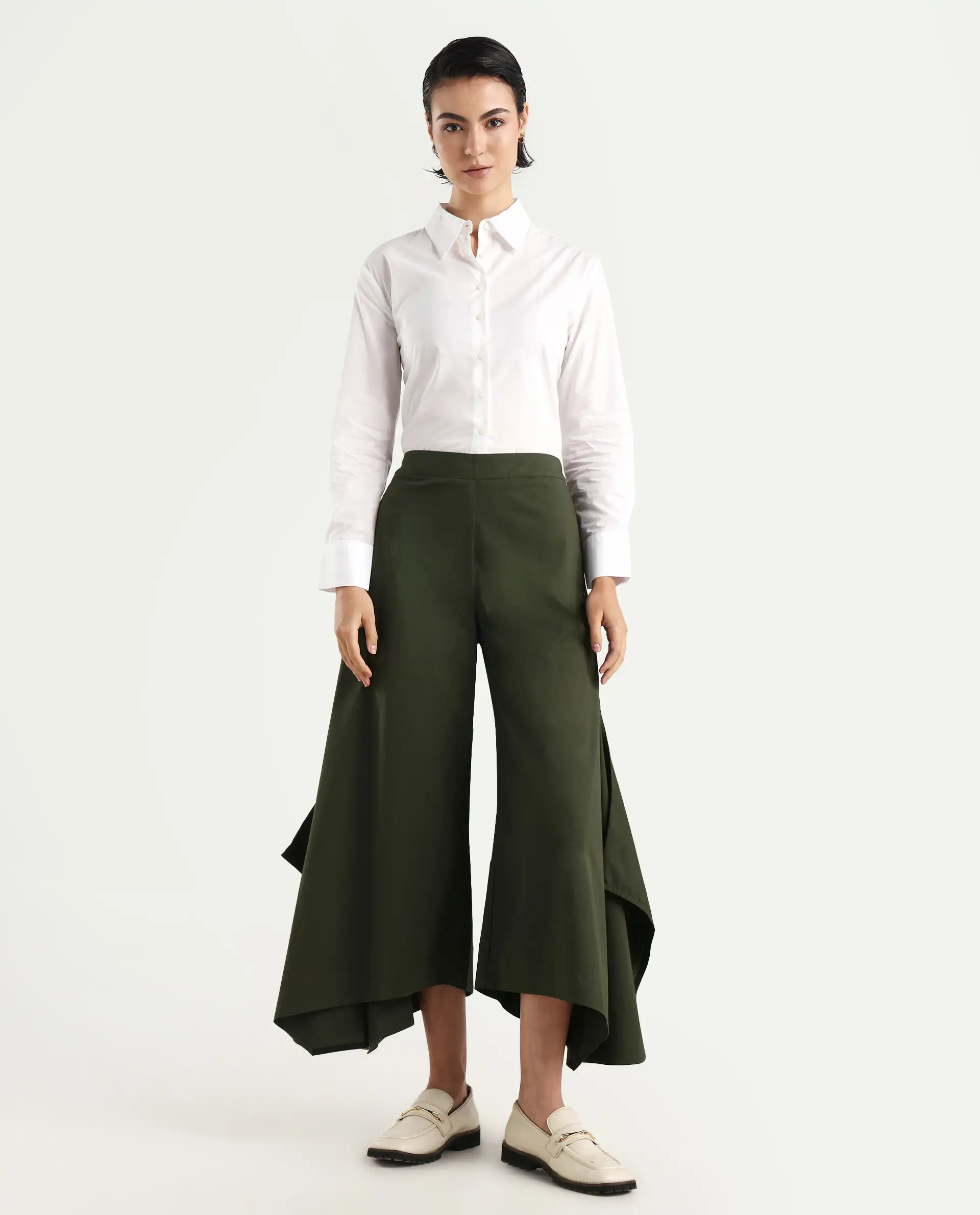 Rareism Women's Filom Green Cotton Blend Plain Ankle Length Flared Trouser - Image 3