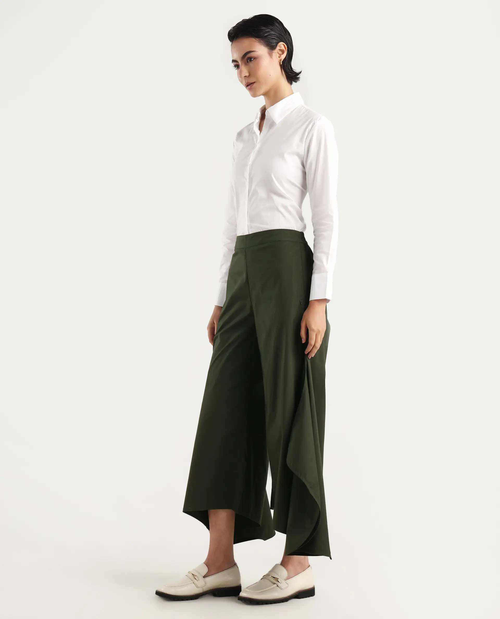 Rareism Women's Filom Green Cotton Blend Plain Ankle Length Flared Trouser - Image 5