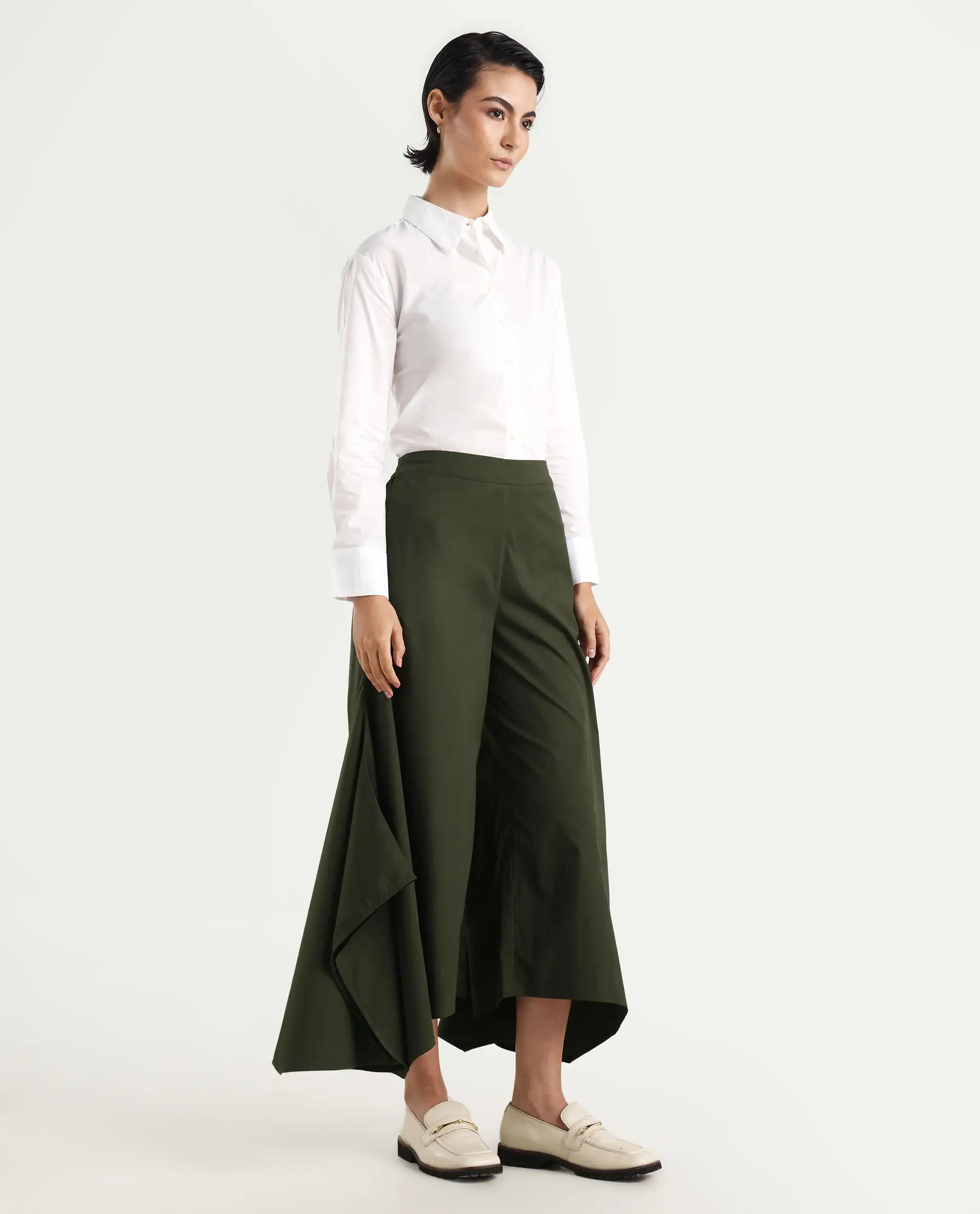 Rareism Women's Filom Green Cotton Blend Plain Ankle Length Flared Trouser - Image 6