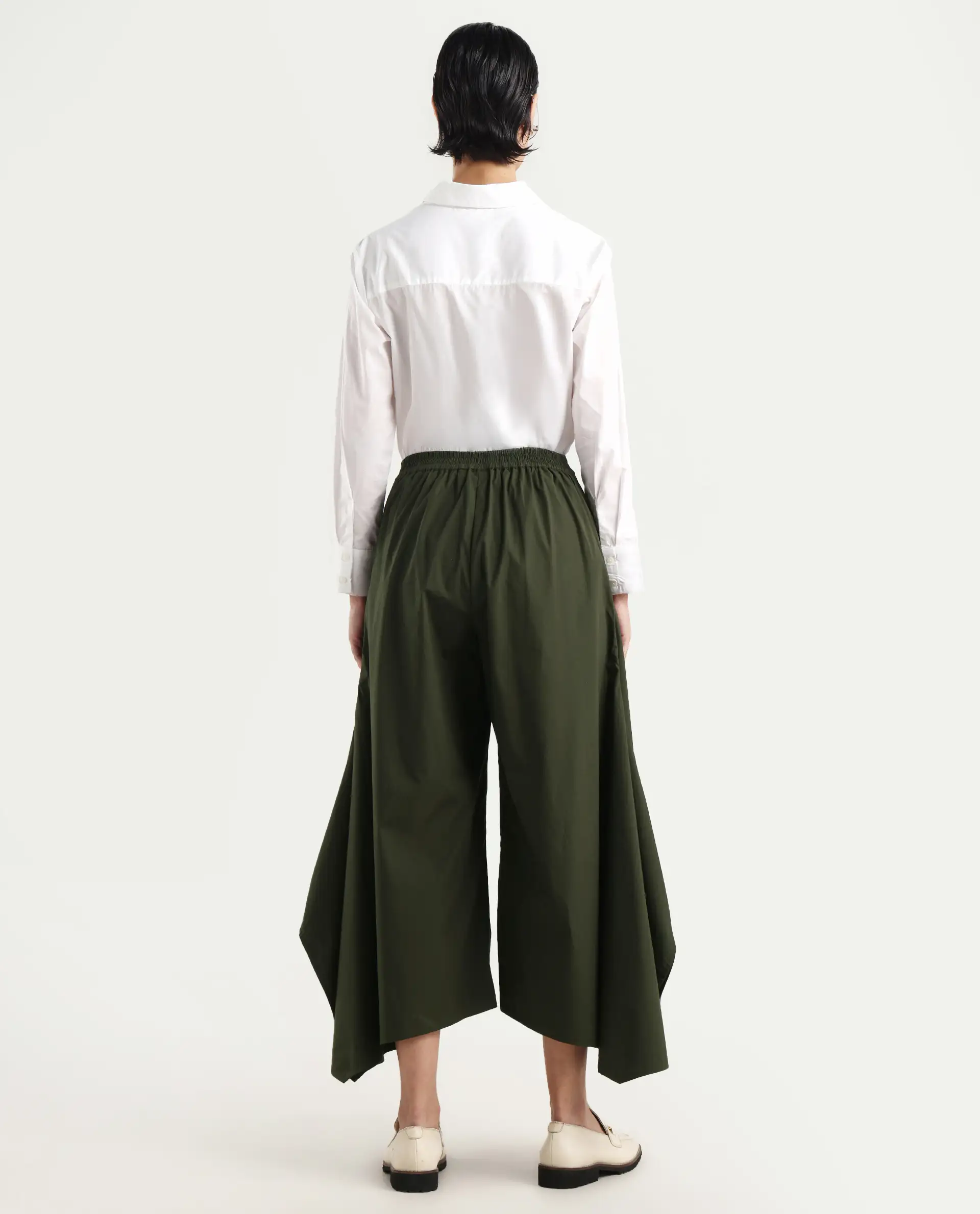 Rareism Women's Filom Green Cotton Blend Plain Ankle Length Flared Trouser - Image 7