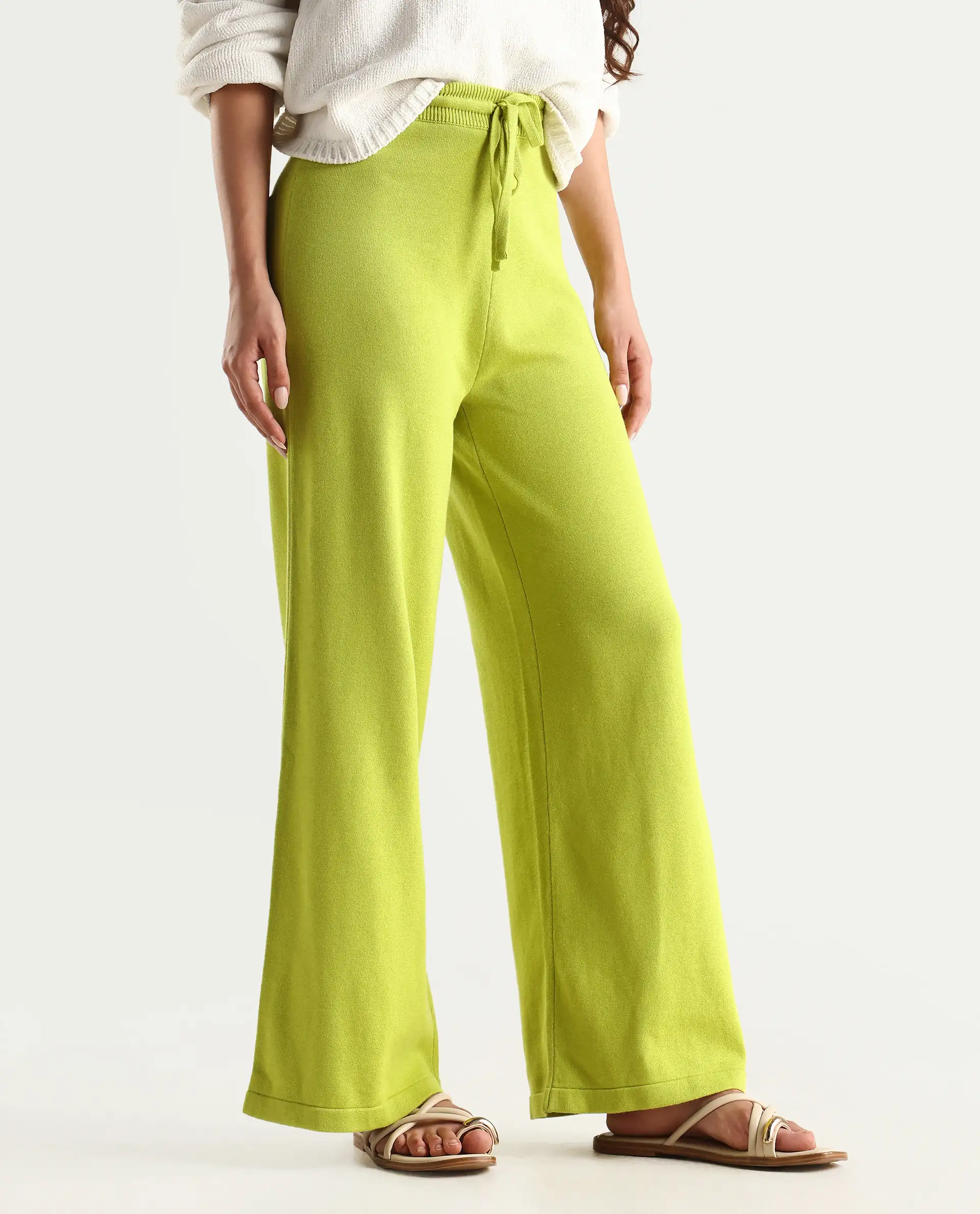 Rareism Women's Finnet Green Cotton Plain Relaxed Fit Track Pant - Image 2