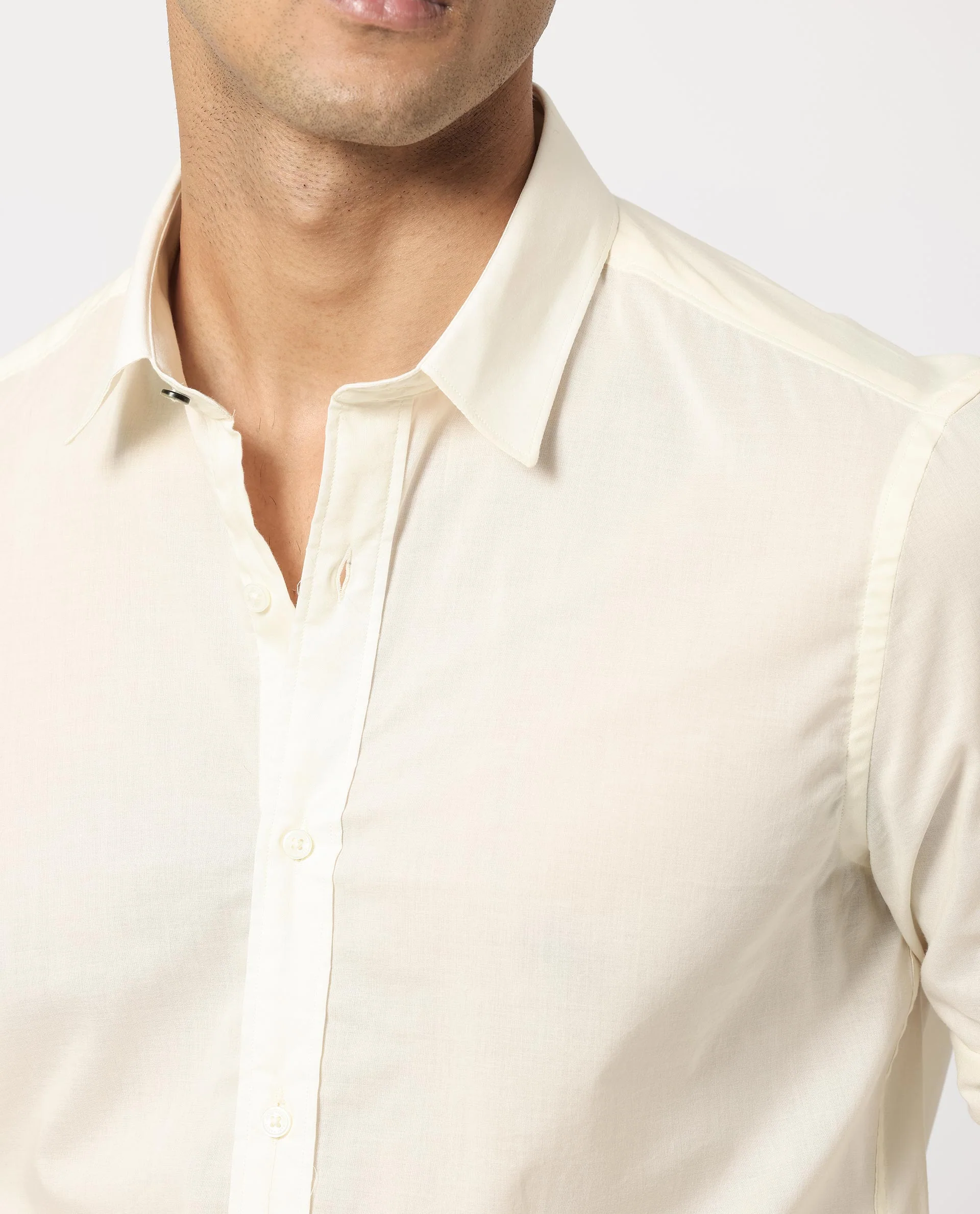 Rare Rabbit Men's Flees White Cotton Plain Regular Fit Full Sleeve Collared Shirt - Image 5