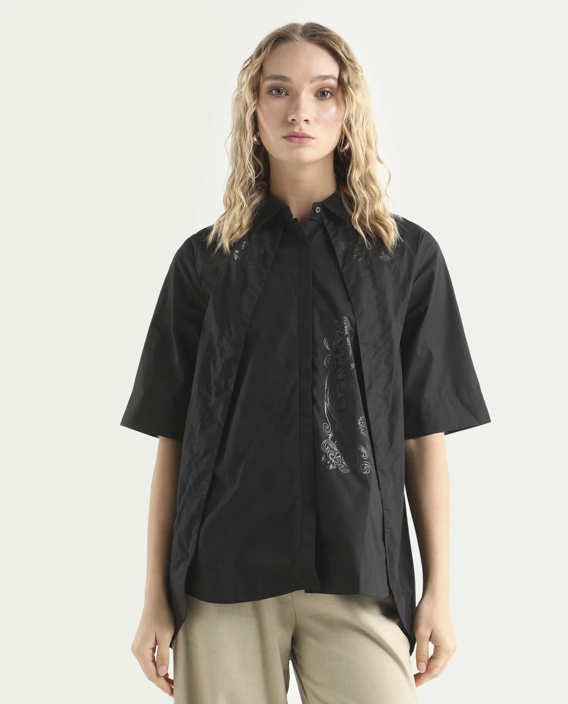 Rareism Women's Flick Black Cotton Spread Collar Plain Regular Fit Top - Image 3