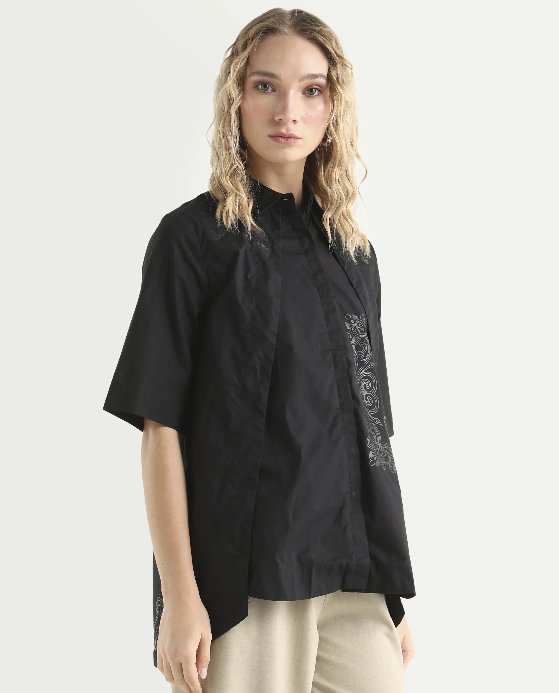 Rareism Women's Flick Black Cotton Spread Collar Plain Regular Fit Top - Image 5