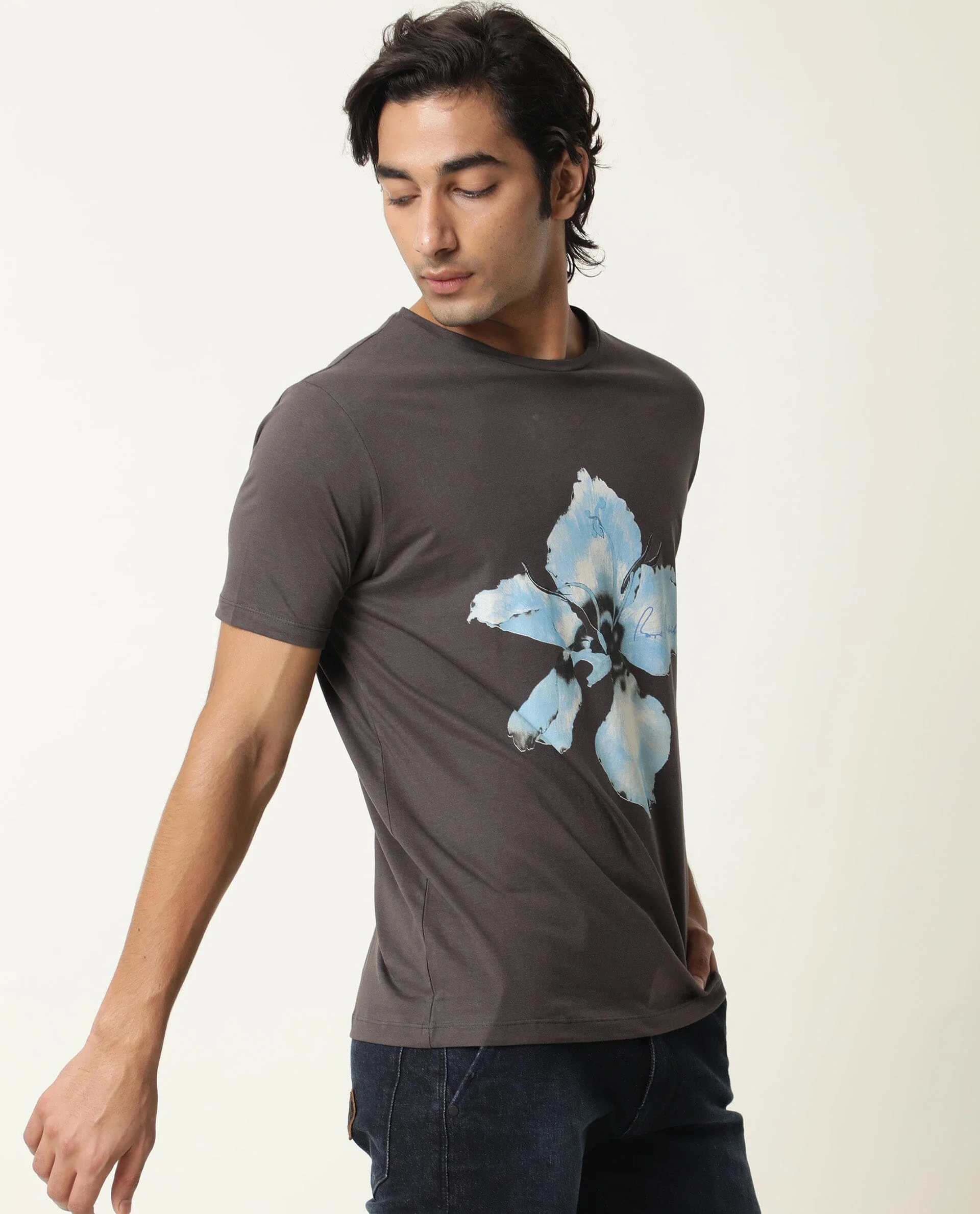 Rare Rabbit Men's Floas Grey Cotton Graphic Print Slim Fit Half Sleeve Crew Neck T-Shirt - Image 6