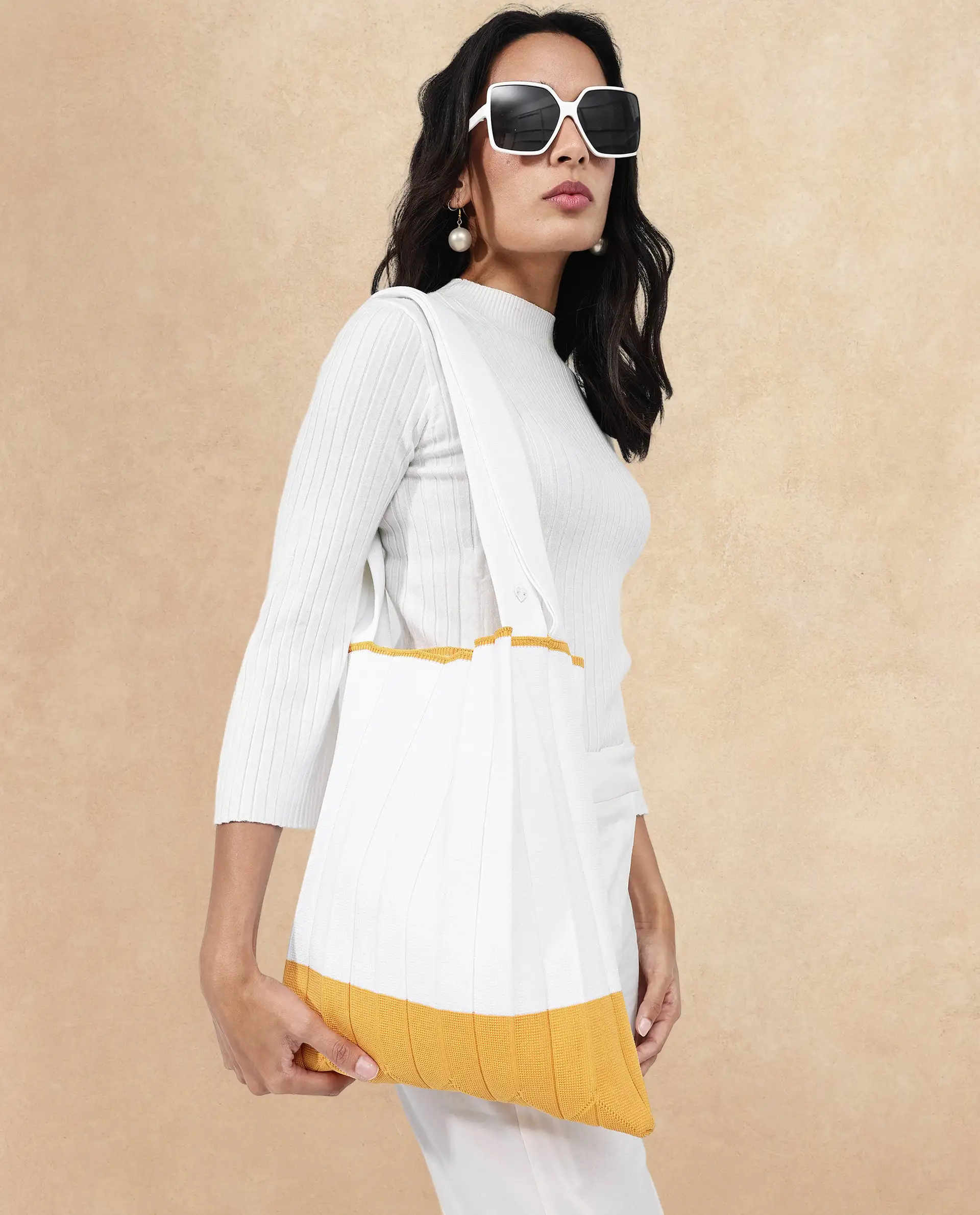 Rareism Articale Women Flounce Off White Polyester Fabric Colorblock Knitted Tote Bag - Image 2