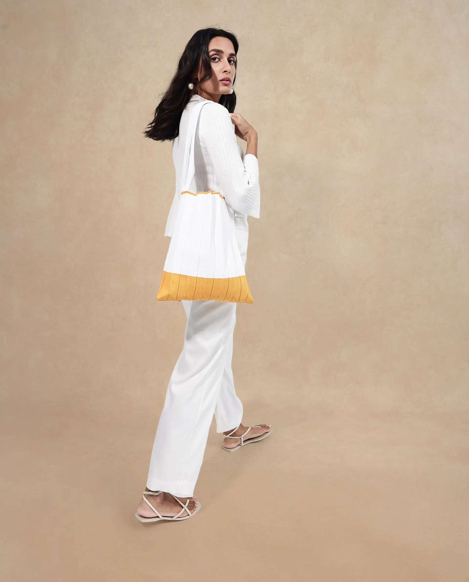 Rareism Articale Women Flounce Off White Polyester Fabric Colorblock Knitted Tote Bag - Image 5