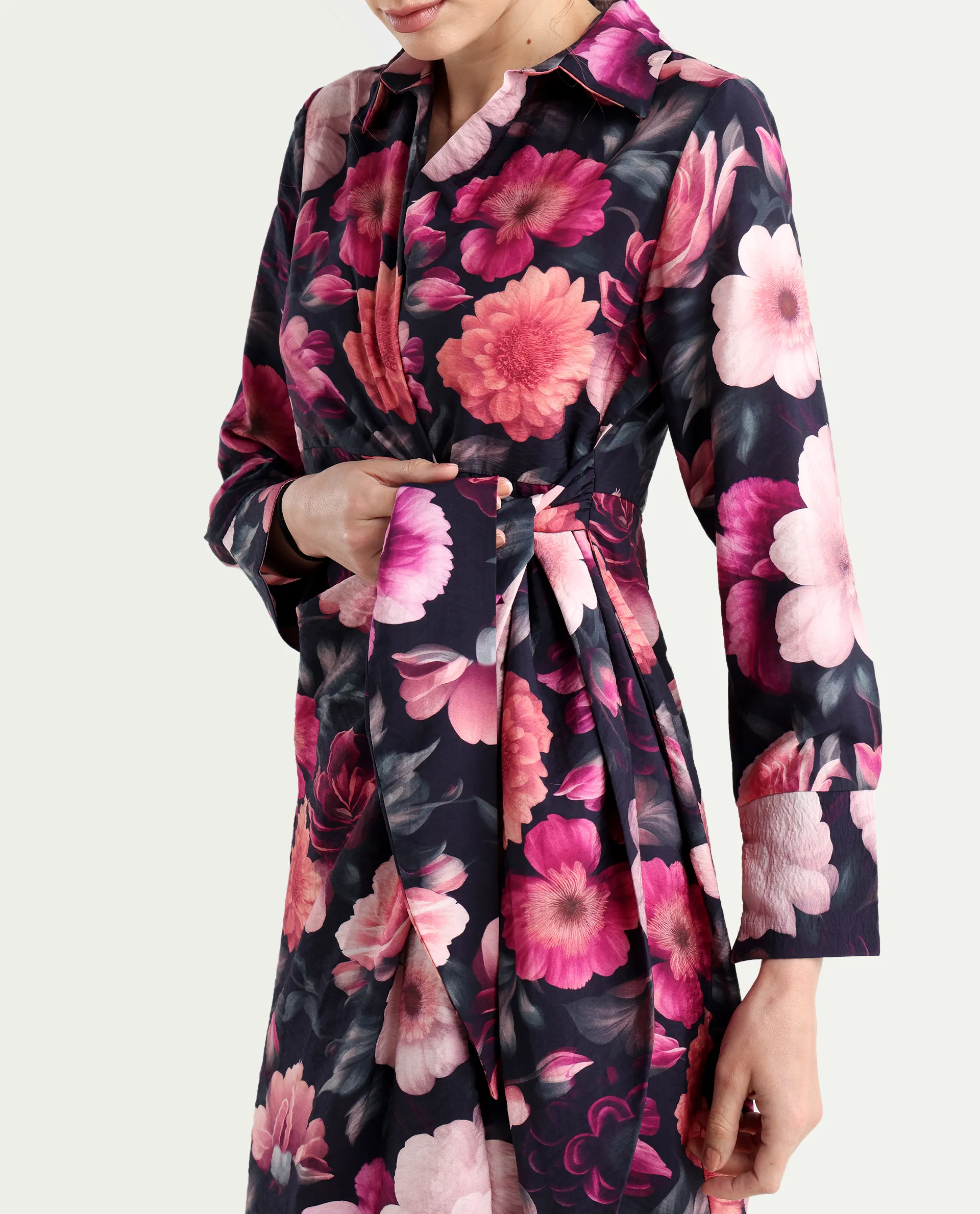 Rareism Women's Frastio Sc Black Viscose Blend Drop Collar Floral Print Extended Sleeves Maxi Straight Fit Dress - Image 5