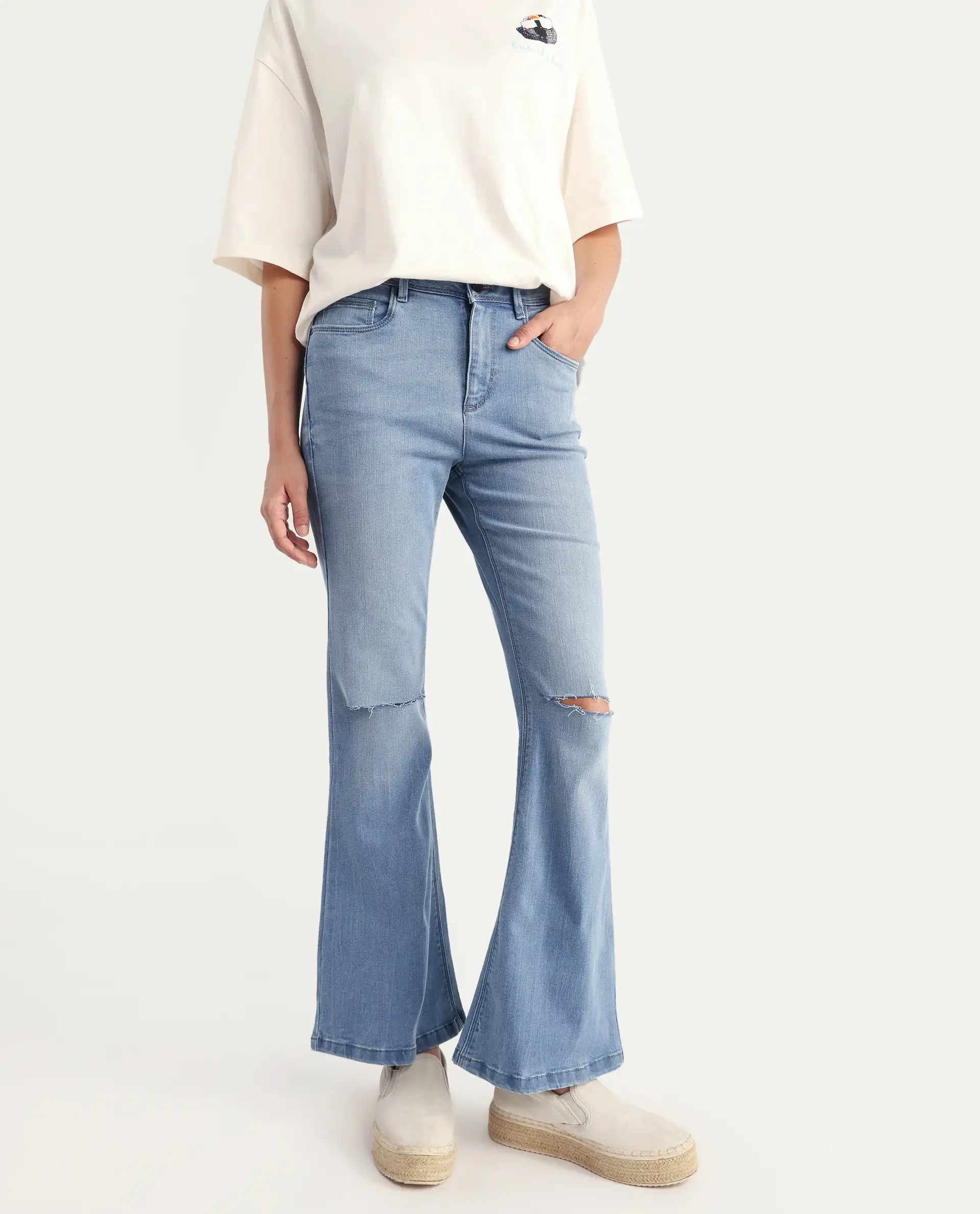 Rareism Women's Fritillary Blue Cotton Blend Plain Ankle Length Relaxed Fit Jeans - Image 3