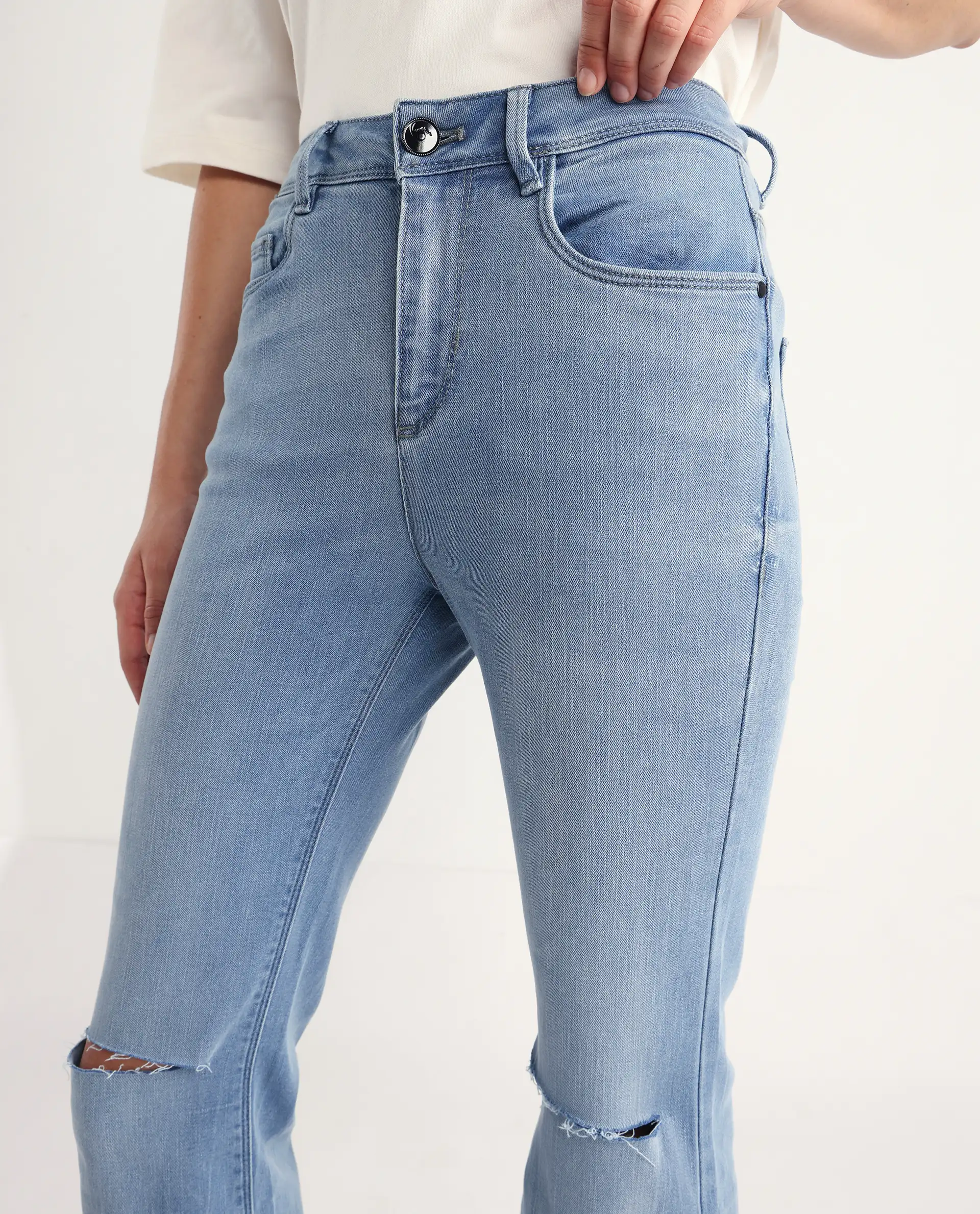 Rareism Women's Fritillary Blue Cotton Blend Plain Ankle Length Relaxed Fit Jeans - Image 4
