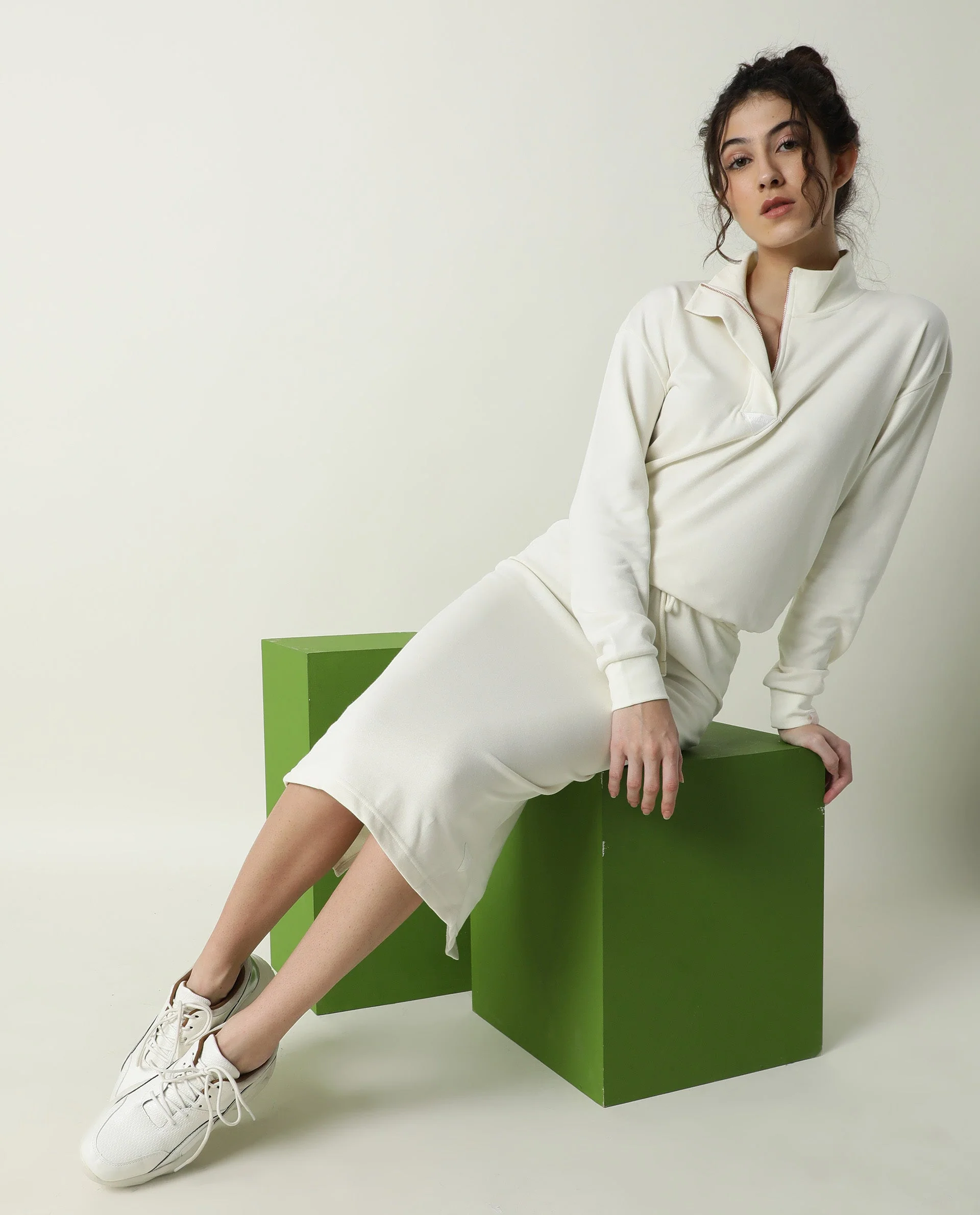 Rareism Women's Fudge-1 Offwhite Polyester Blend Plain Midi Tailored Skirt - Image 4