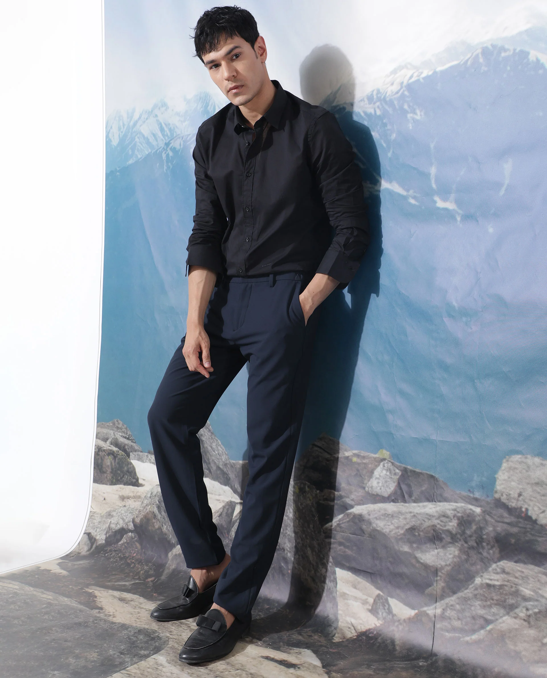 Rare Rabbit Men's Fullslee- Black Cotton Plain Tailored Fit Full Sleeve Spread Collar Shirt - Image 2