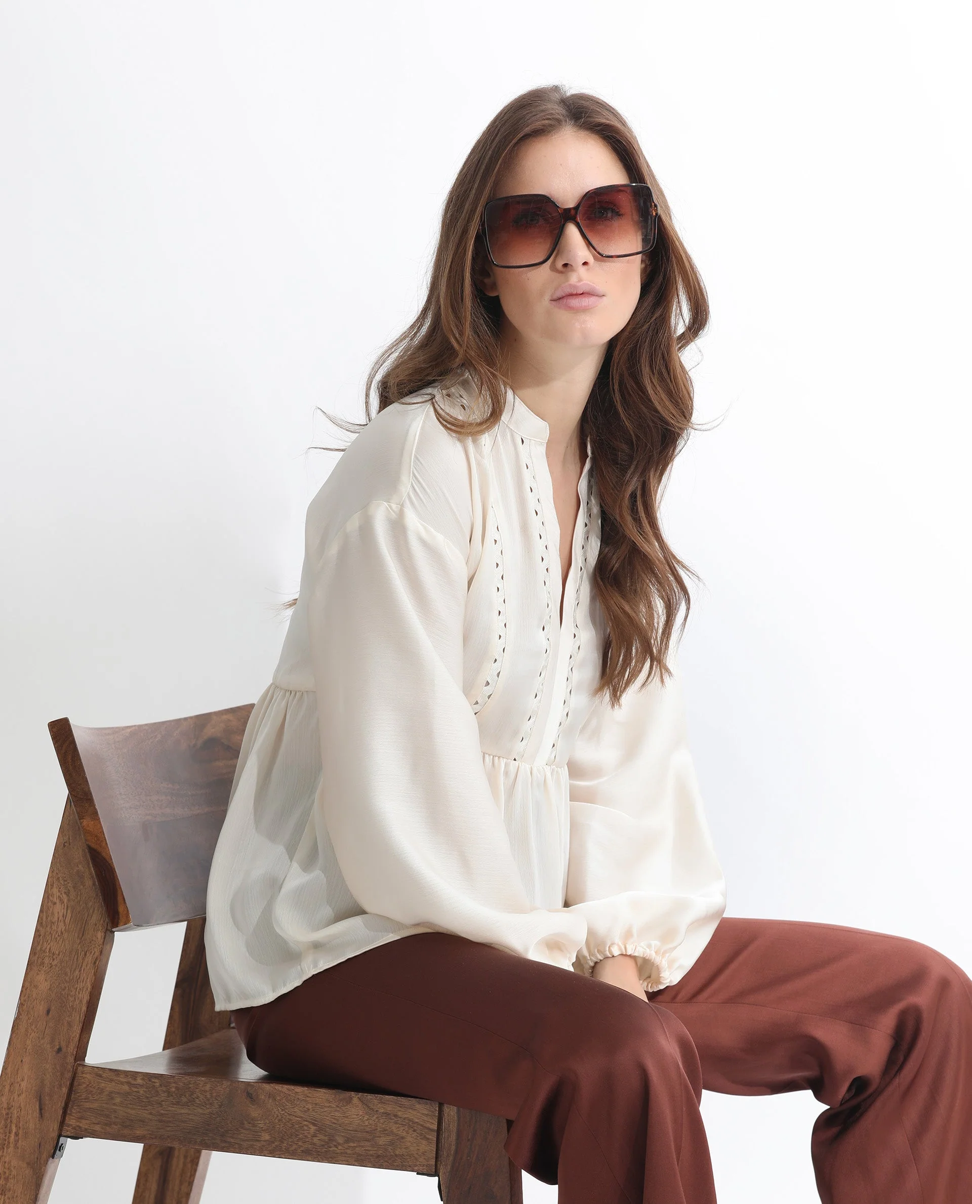 Rareism Women's Gail Off White Polyester V-Neck Plain Cuffed Sleeve Relaxed Fit Top - Image 8