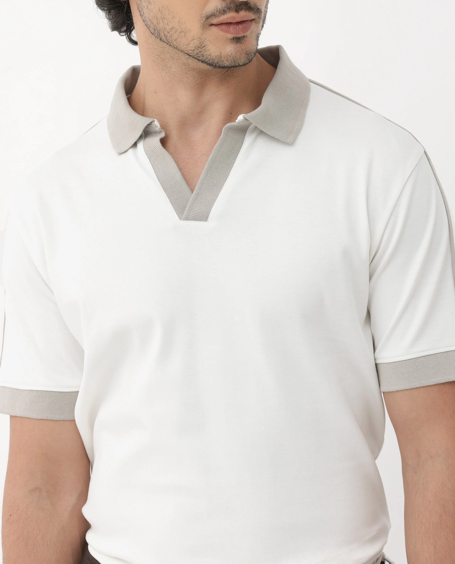Rare Rabbit Men's Geller White Cotton Plain Regular Fit Half Sleeve Polo - Image 5