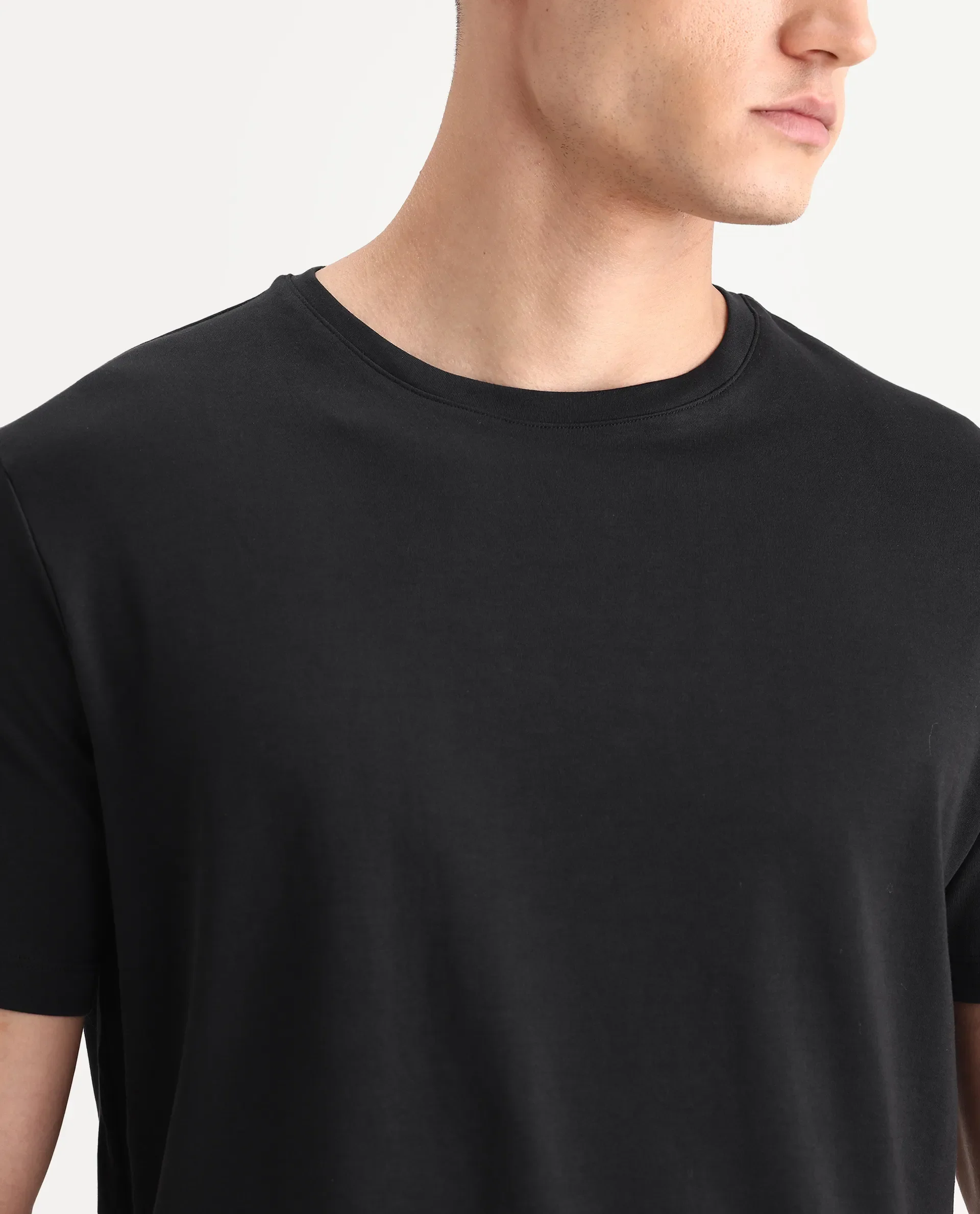 Rare Rabbit Men's Gis-1 Black Cotton Plain Slim Fit Half Sleeve Crew Neck T-Shirt - Image 3