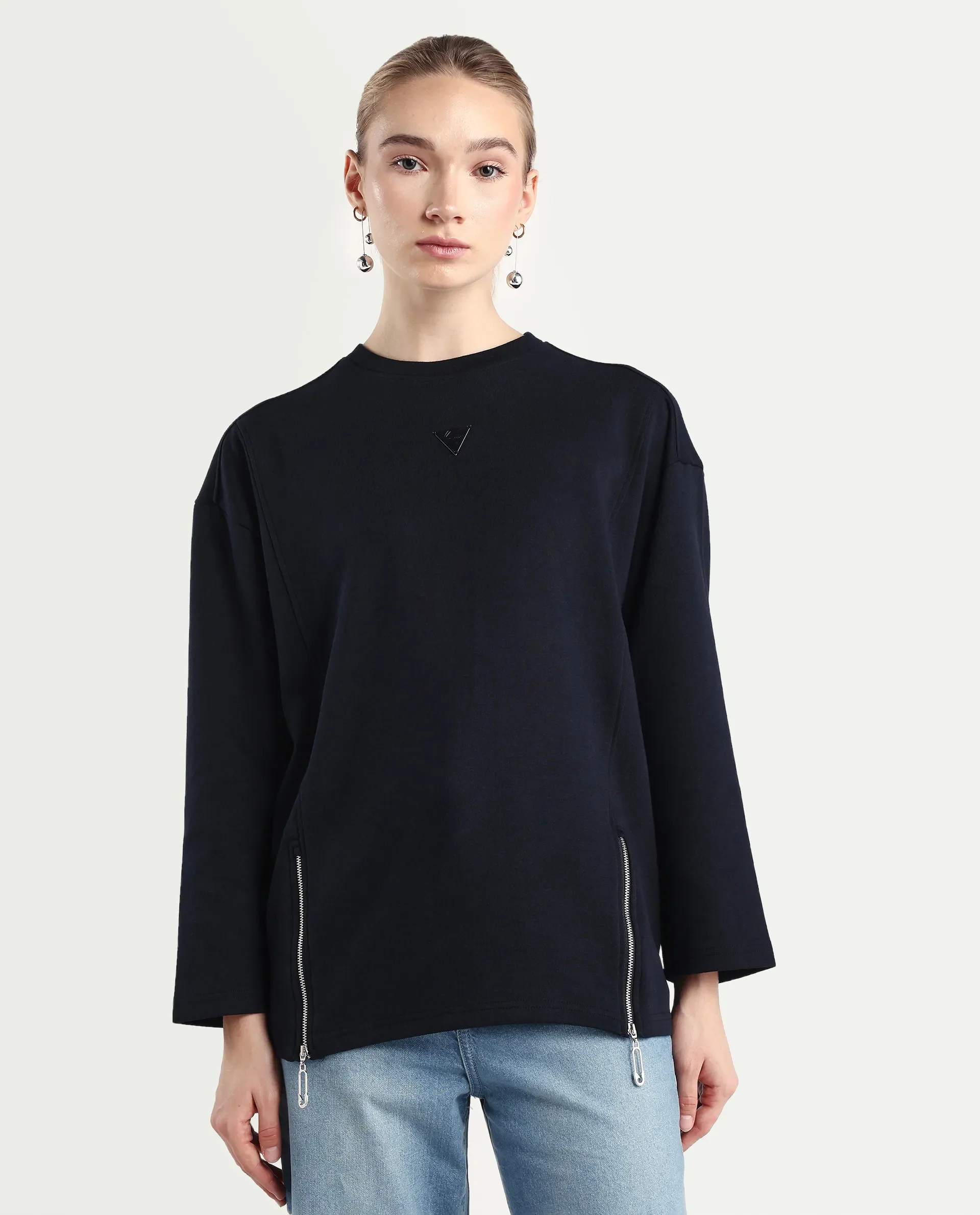 Rareism Women's Gravity Black Cotton Blend Crew Neck Plain Hip Length Relaxed Fit Sweatshirt - Image 3