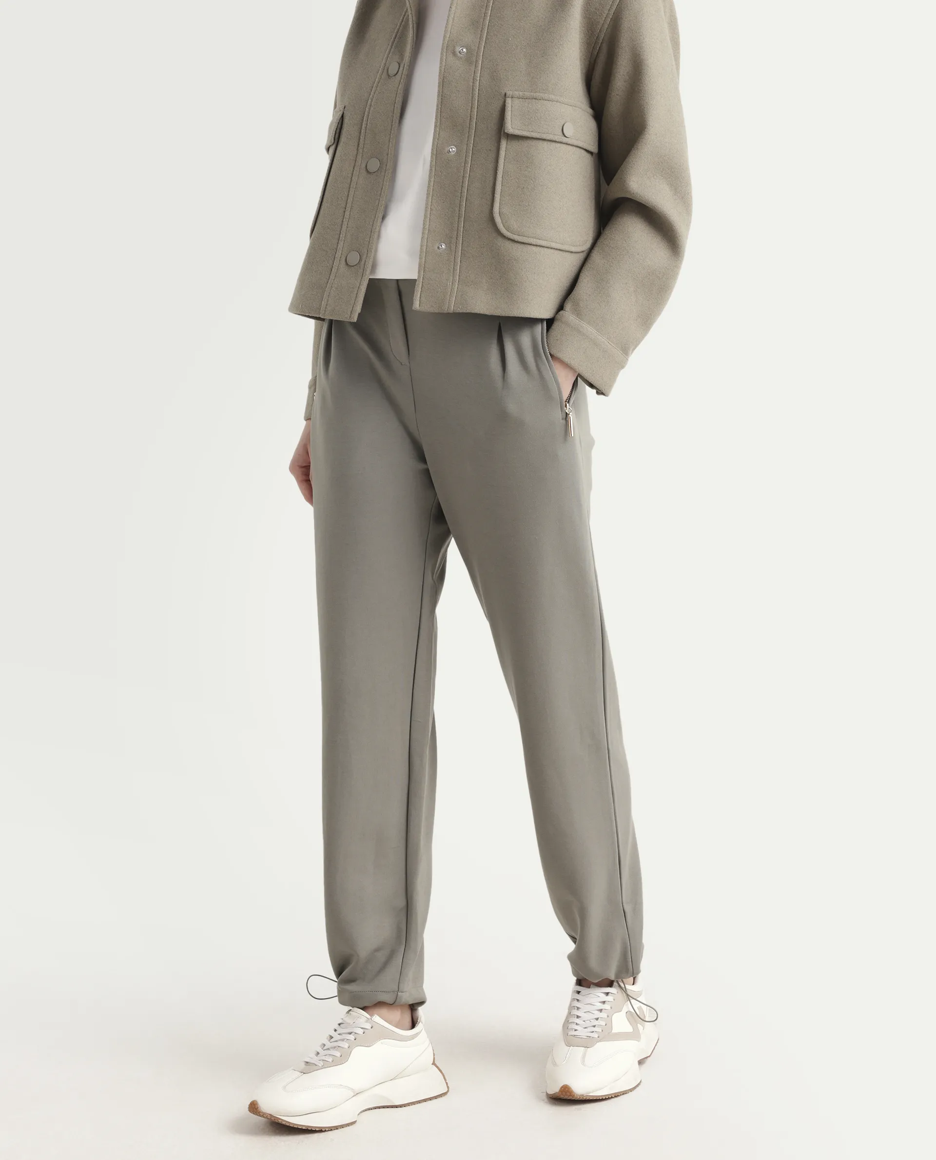 Rareism Women's Gumushane Green Modal Blend Plain Ankle Length Straight Fit Track Pant - Image 3