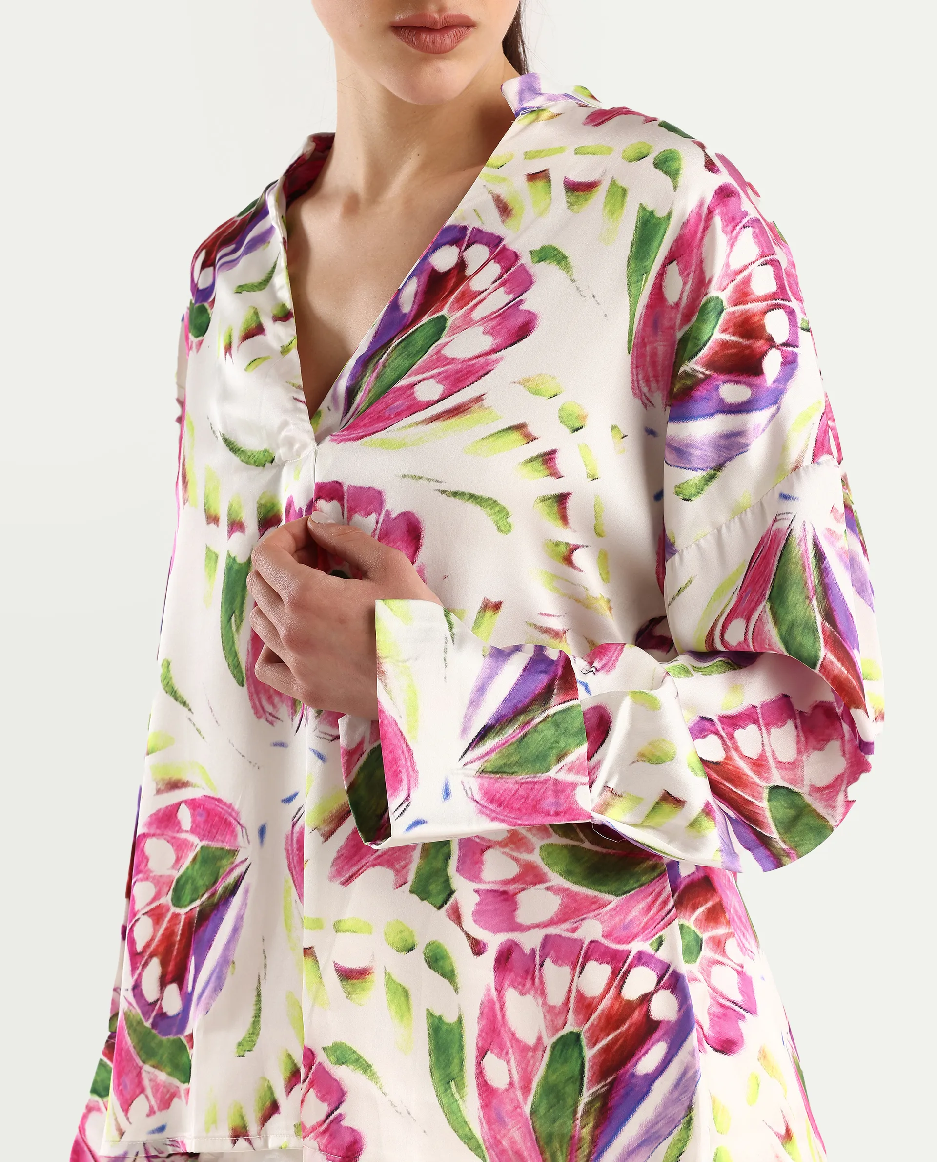 Rareism Women's Gunay Multi Polyester Polyester V-Neck Abstract Print Cuffed Sleeve Regular Fit Top - Image 4