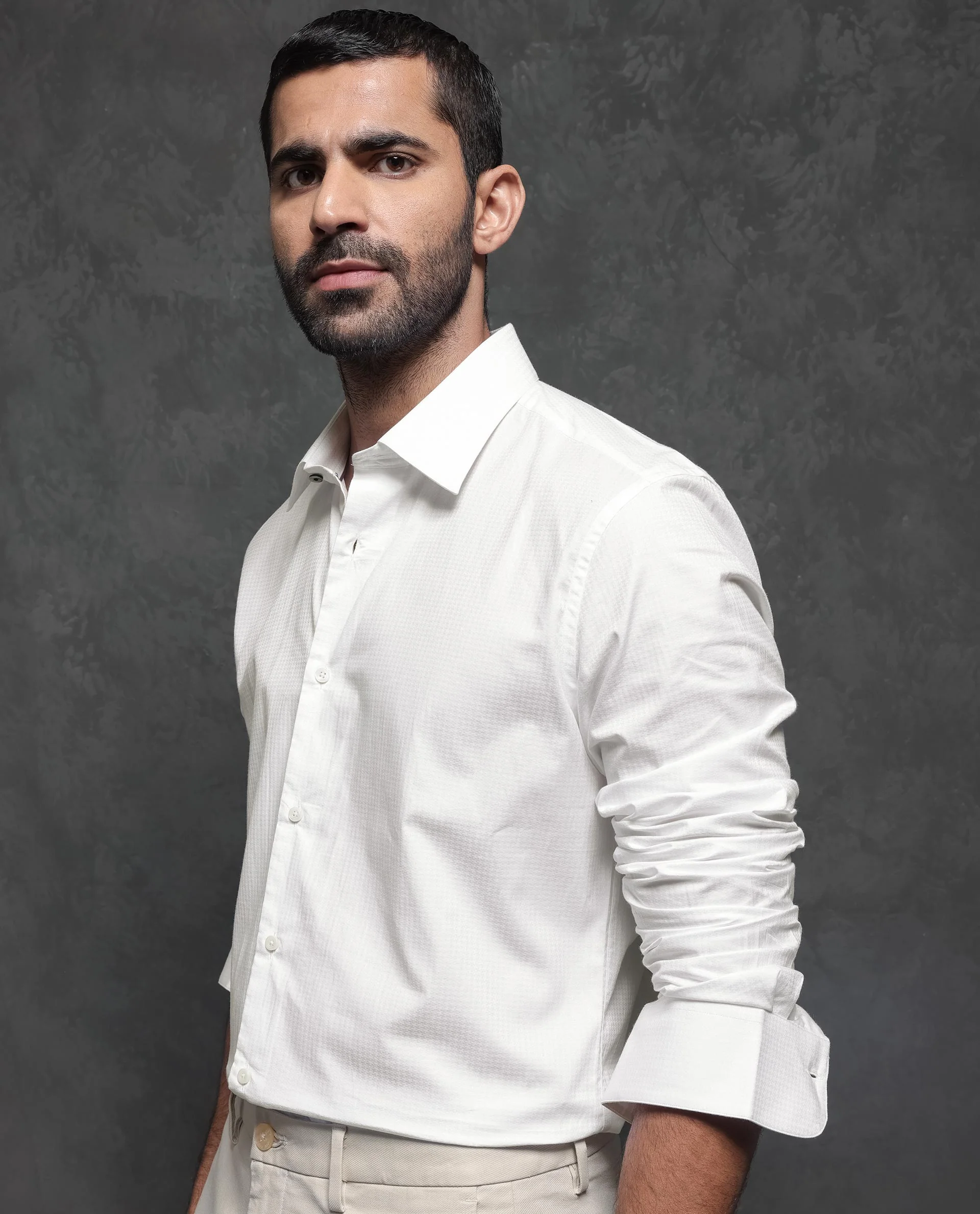 Rare Rabbit Men's Hadly White Cotton Plain Regular Fit Full Sleeve Collared Shirt - Image 2