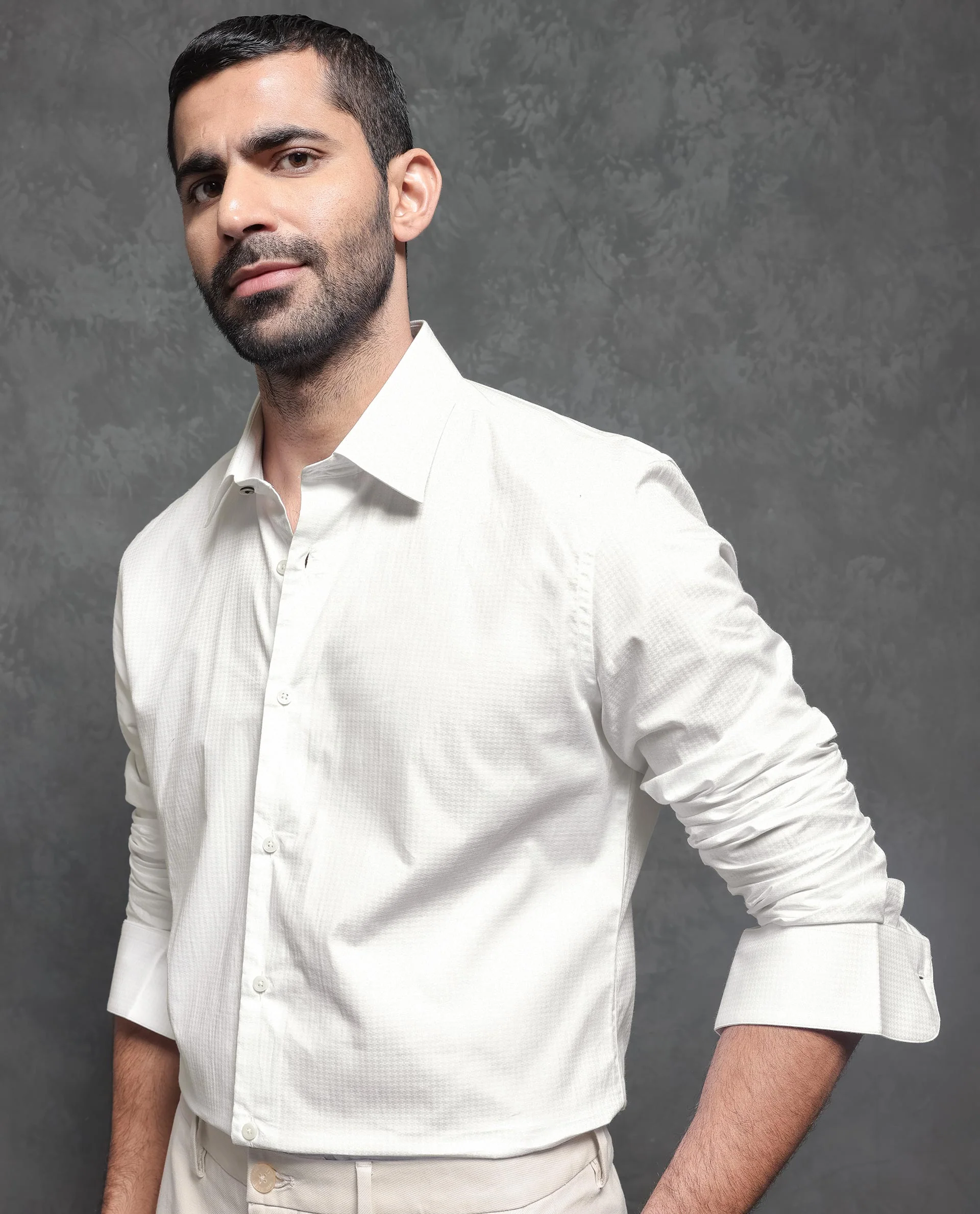 Rare Rabbit Men's Hadly White Cotton Plain Regular Fit Full Sleeve Collared Shirt - Image 3
