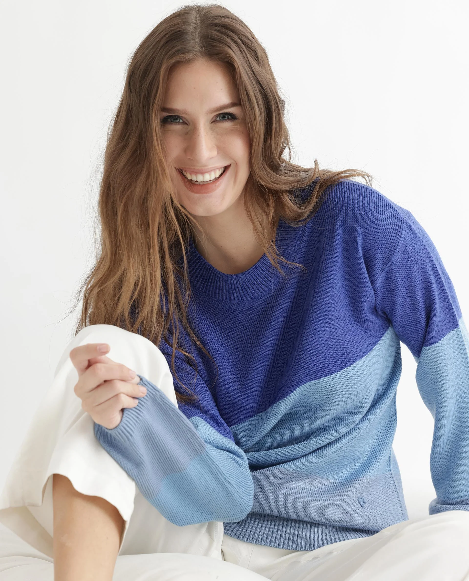 Rareism Women's Hampshire Blue Acrylic Crew Neck Color Block Relaxed Fit Sweater - Image 4