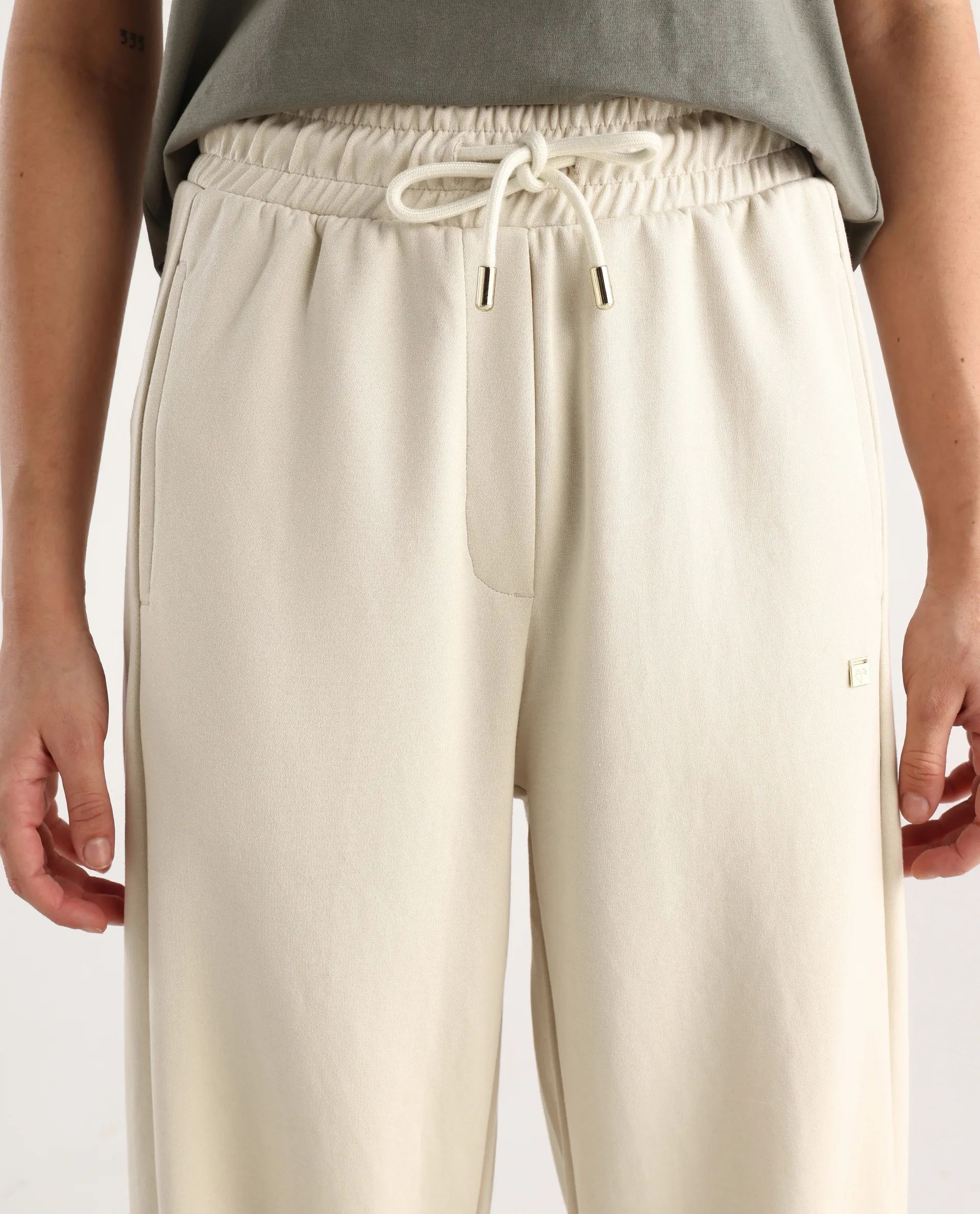 Rareism Women's Hastane Off White Modal Blend Ankle Length Regular Fit Track Pant - Image 3