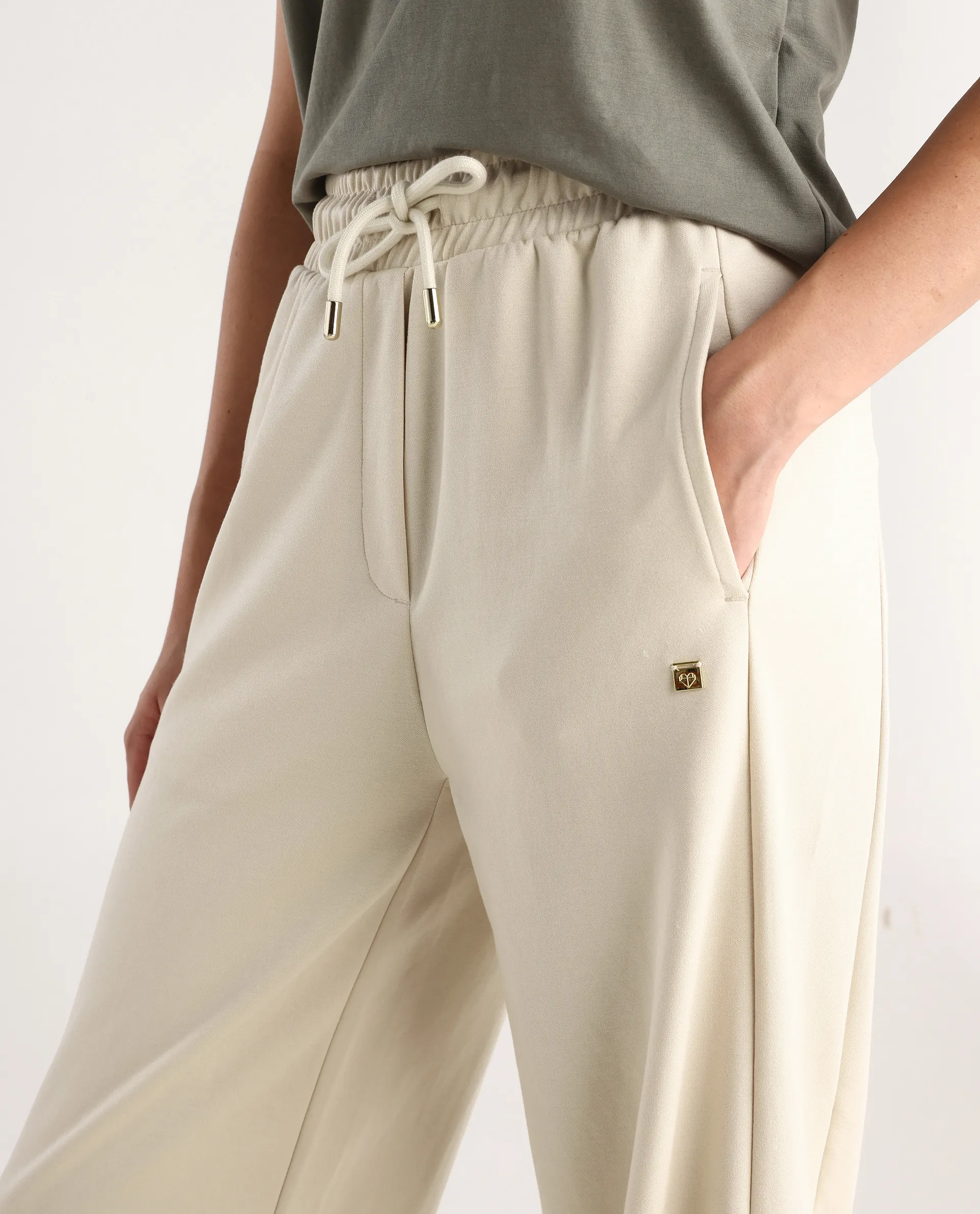 Rareism Women's Hastane Off White Modal Blend Ankle Length Regular Fit Track Pant - Image 4