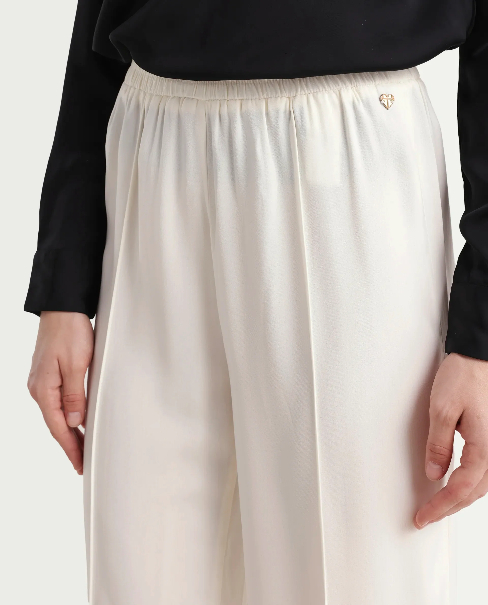 Rareism Women's Haz Light Off White Polyester Plain Ankle Length Wide Trouser - Image 5