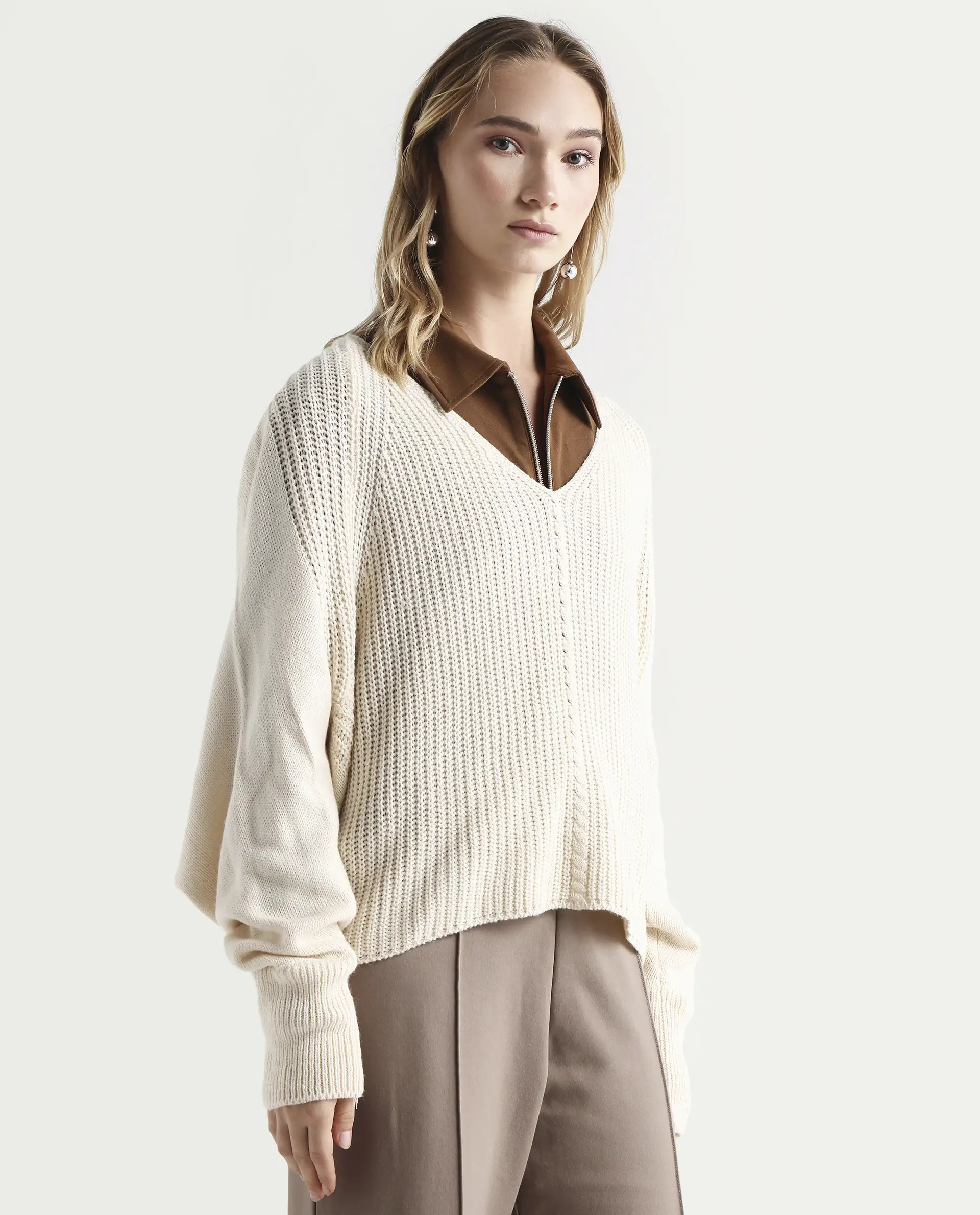 Rareism Women's Henares Off White Acrylic V-Neck Plain Relaxed Fit Sweater - Image 6