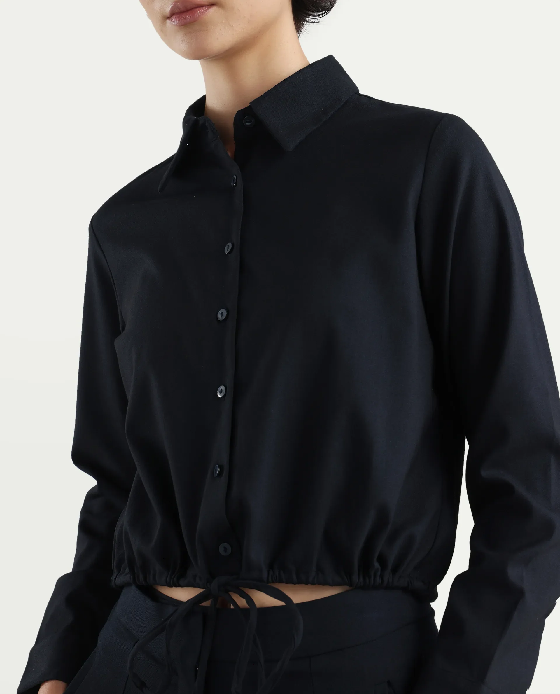 Rareism Women's Hika Dark Navy Lycra Spread Collar Plain Cuffed Sleeve Crop Regular Fit Top - Image 4