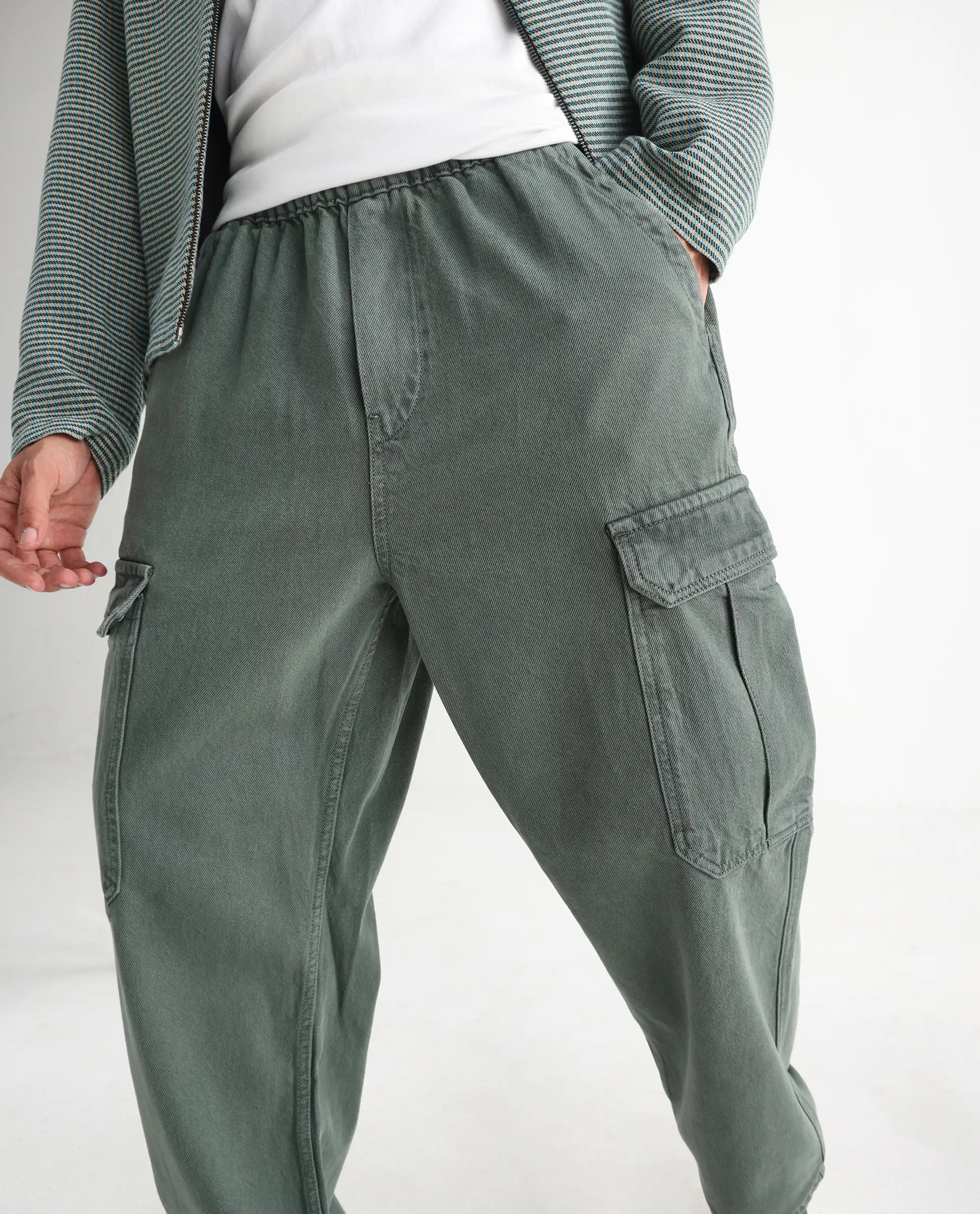 Rare Rabbit Men's Hork Green Cotton Plain Baggy Fit Jeans - Image 2