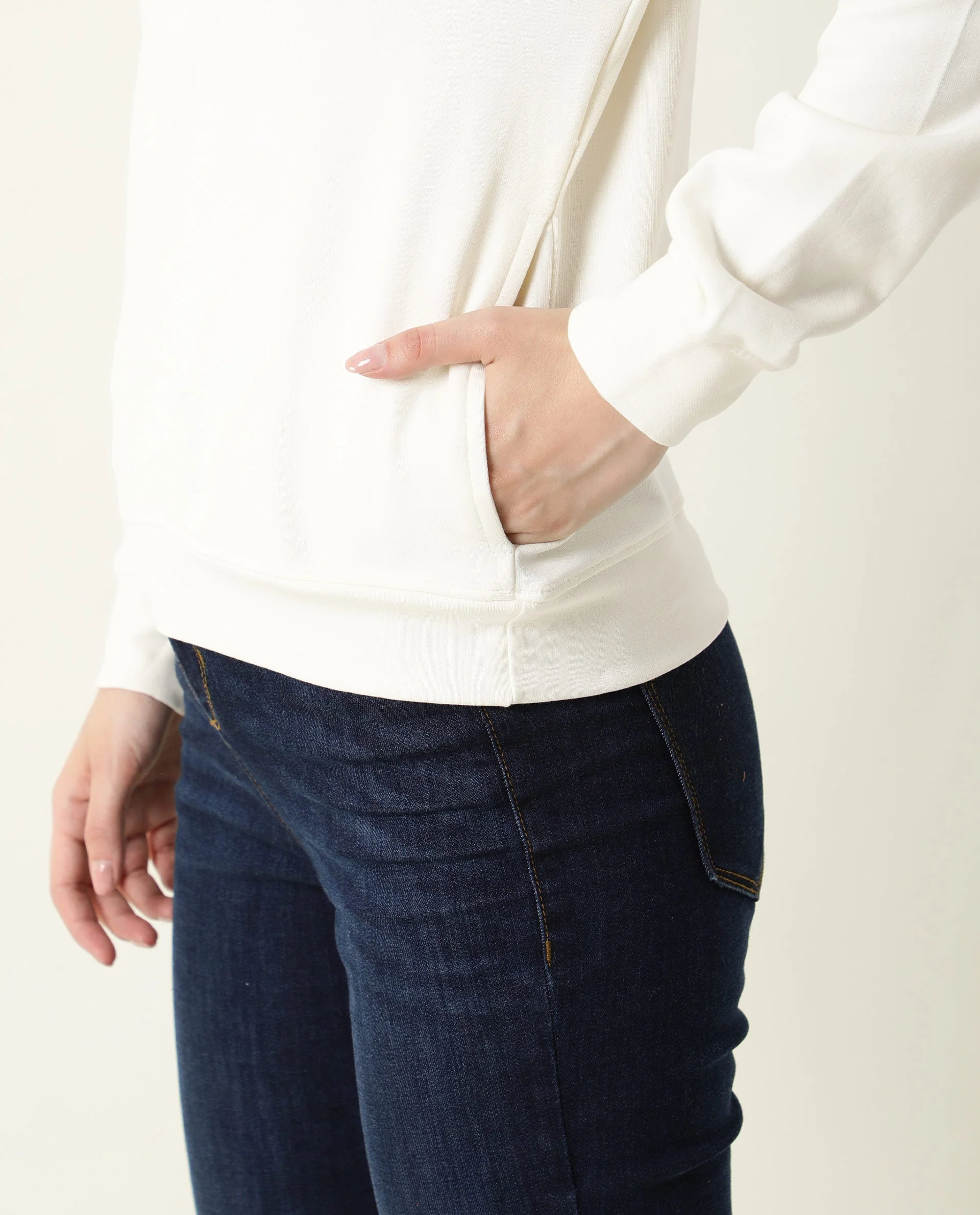 Rareism Women's Host Offwhite Cotton Blend Crew Neck Plain Relaxed Fit Sweatshirt - Image 8