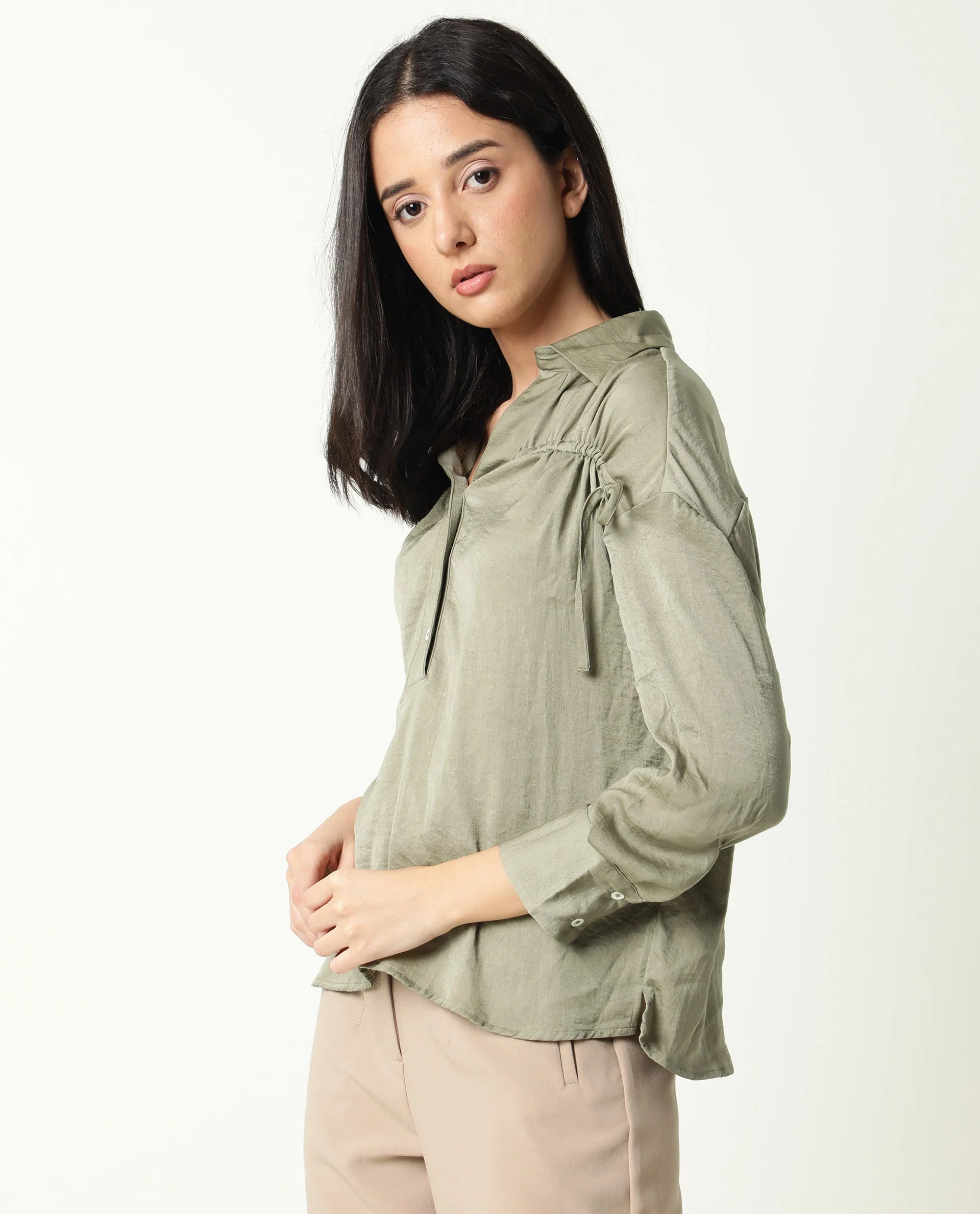 Rareism Women's Hullay Green Spread Collar Plain Knee Length Tailored Top - Image 3